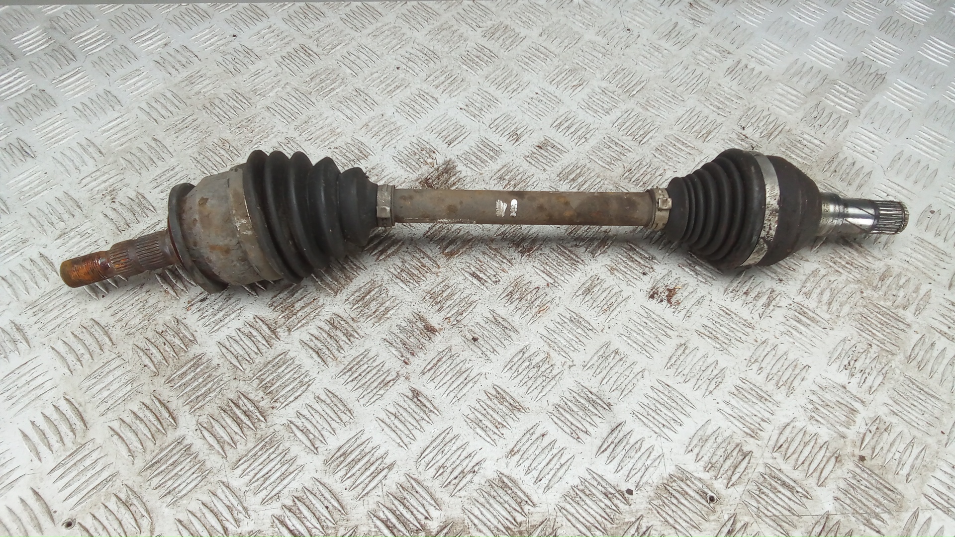 Полуось передняя левая