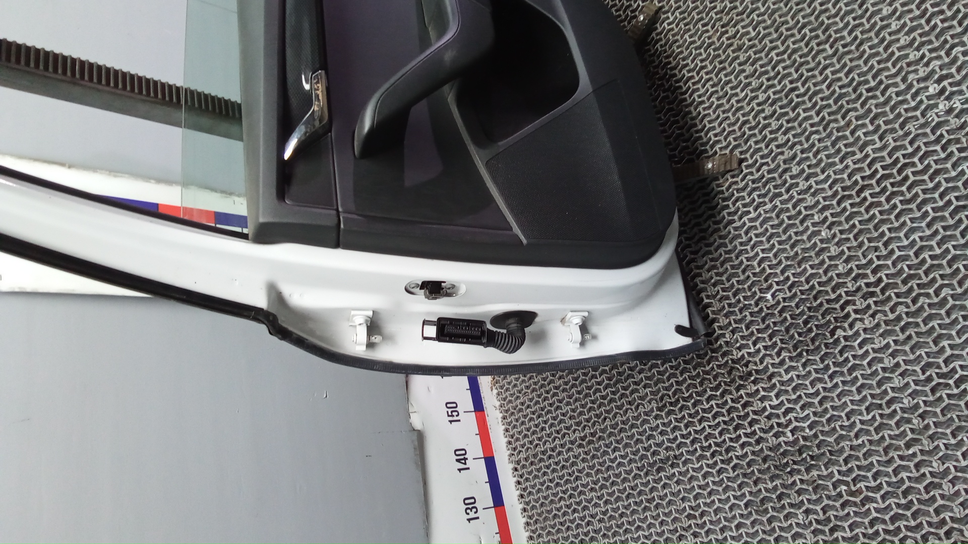 Дверь задняя правая