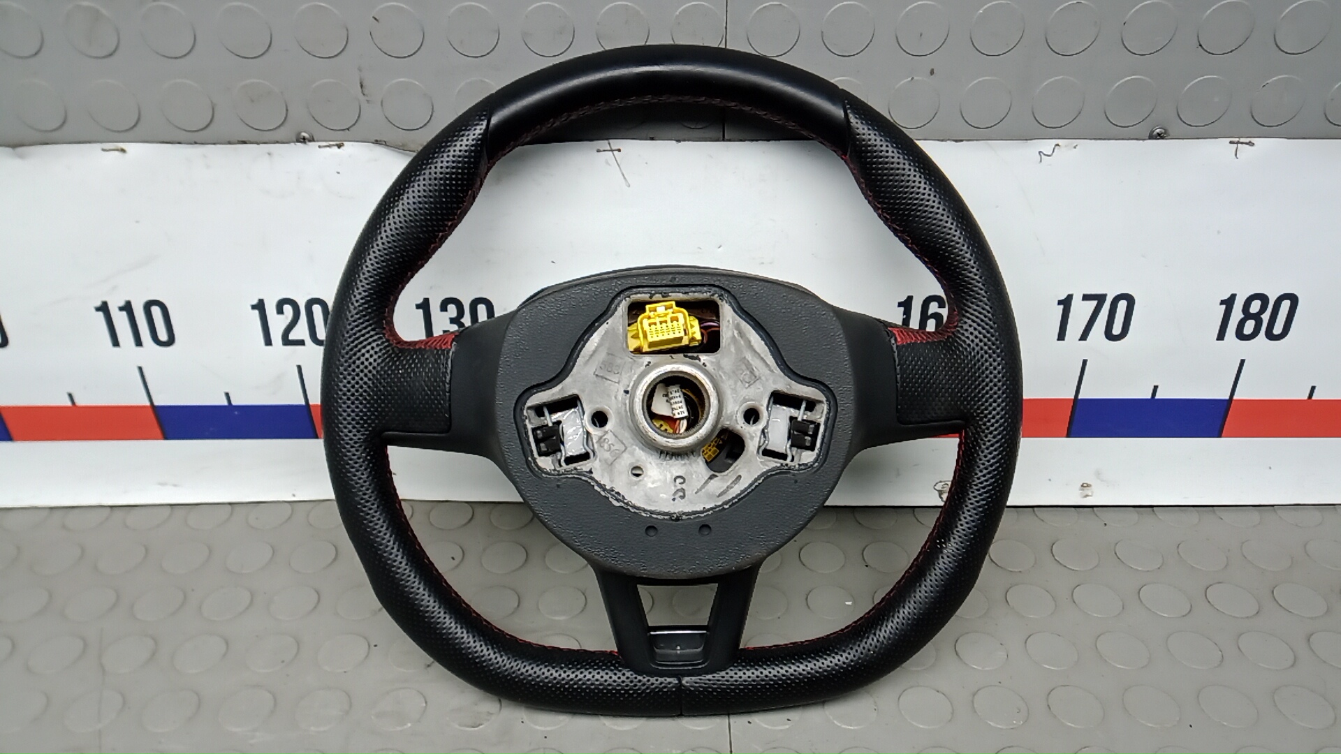 Рулевое колесо (руль)