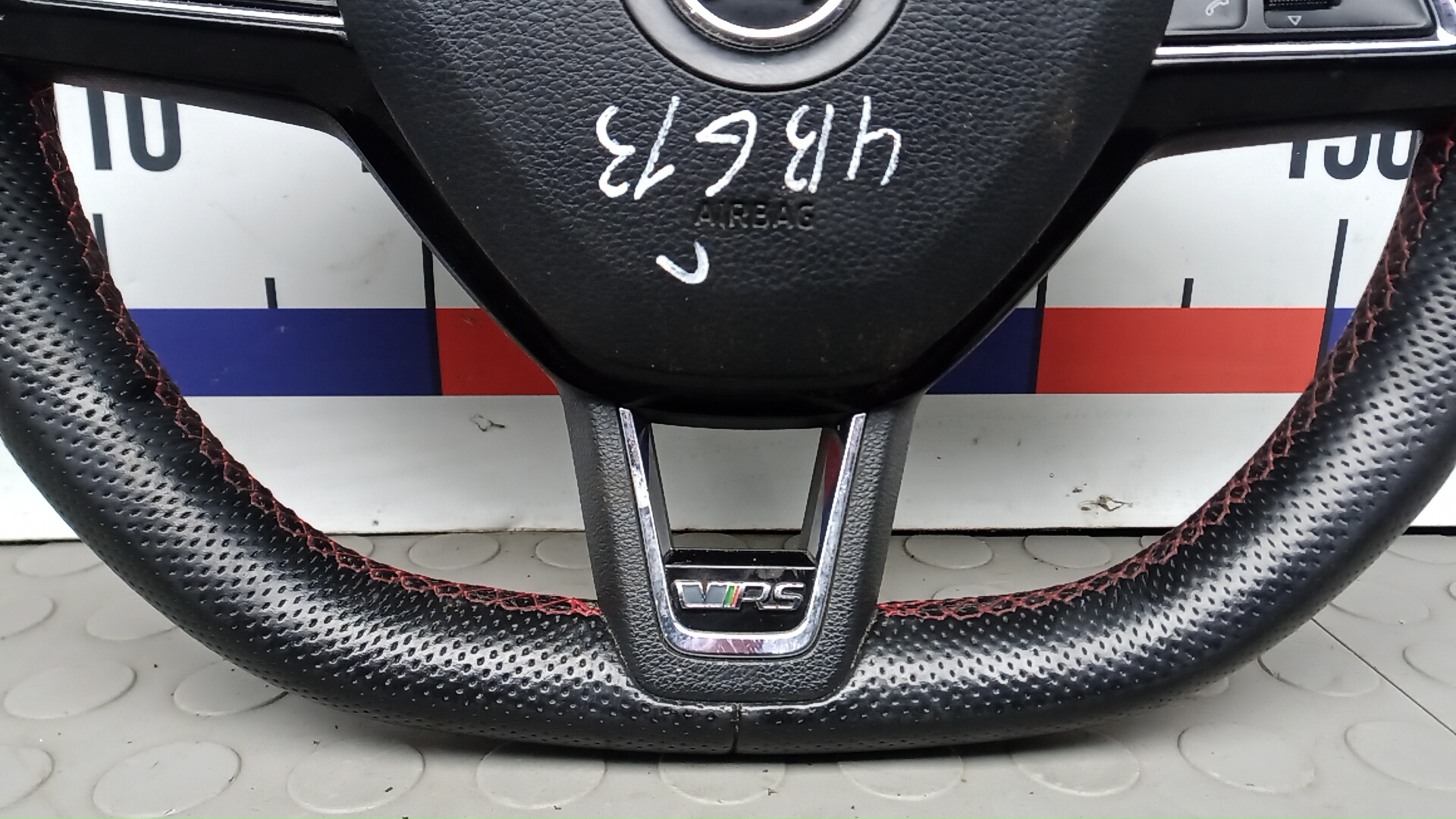 Рулевое колесо (руль)