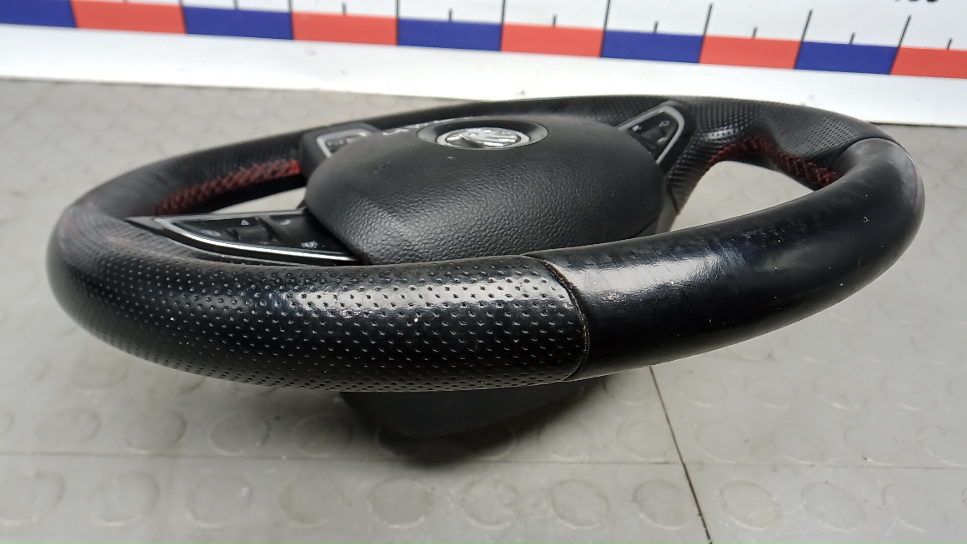 Рулевое колесо (руль)