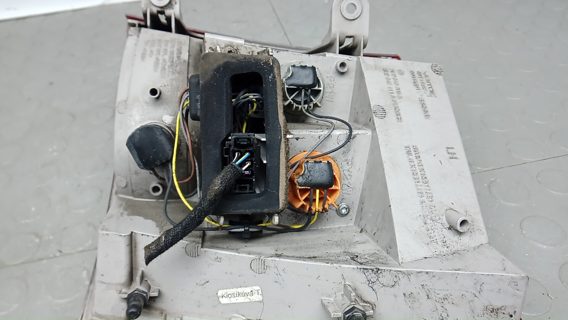 Фонарь задний левый