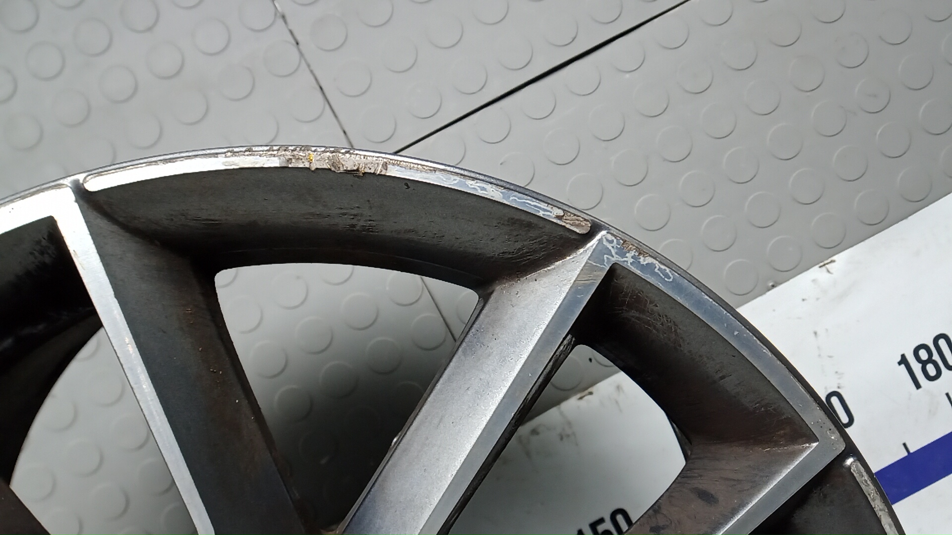 Диск колесный литой легкий сплав