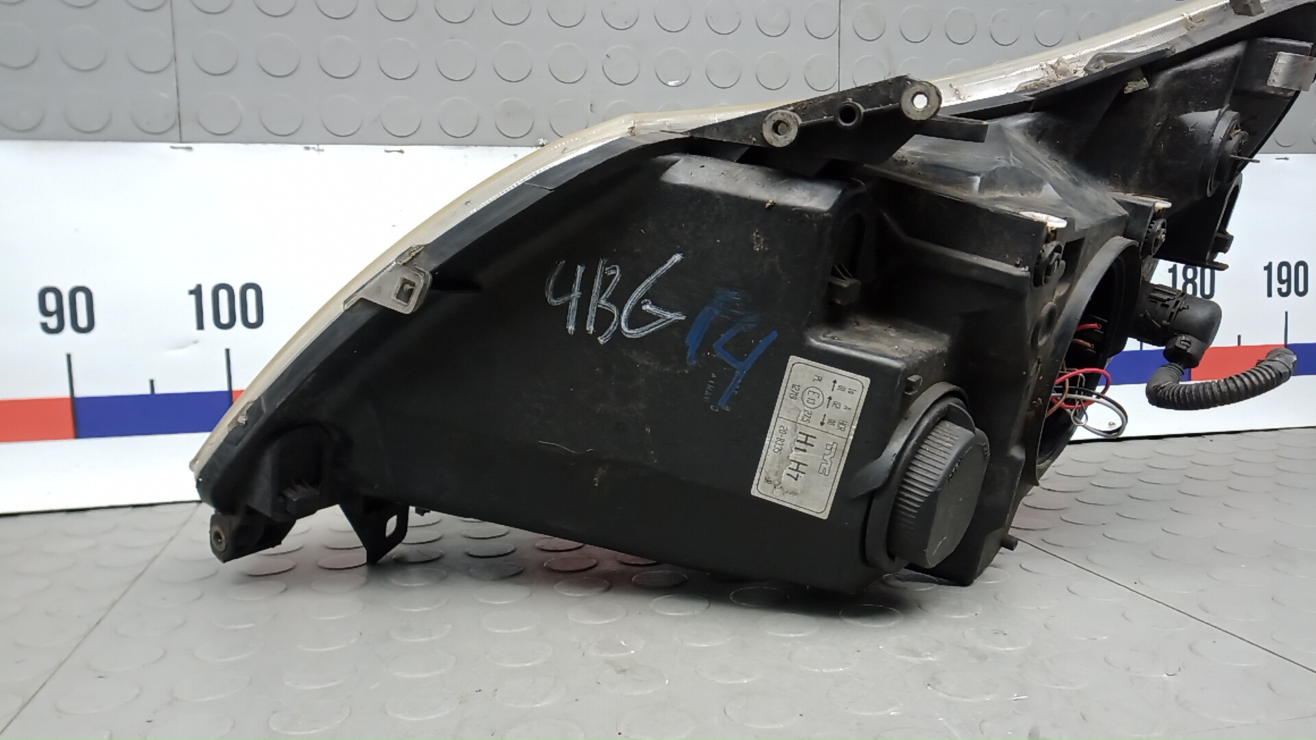 Фара правая