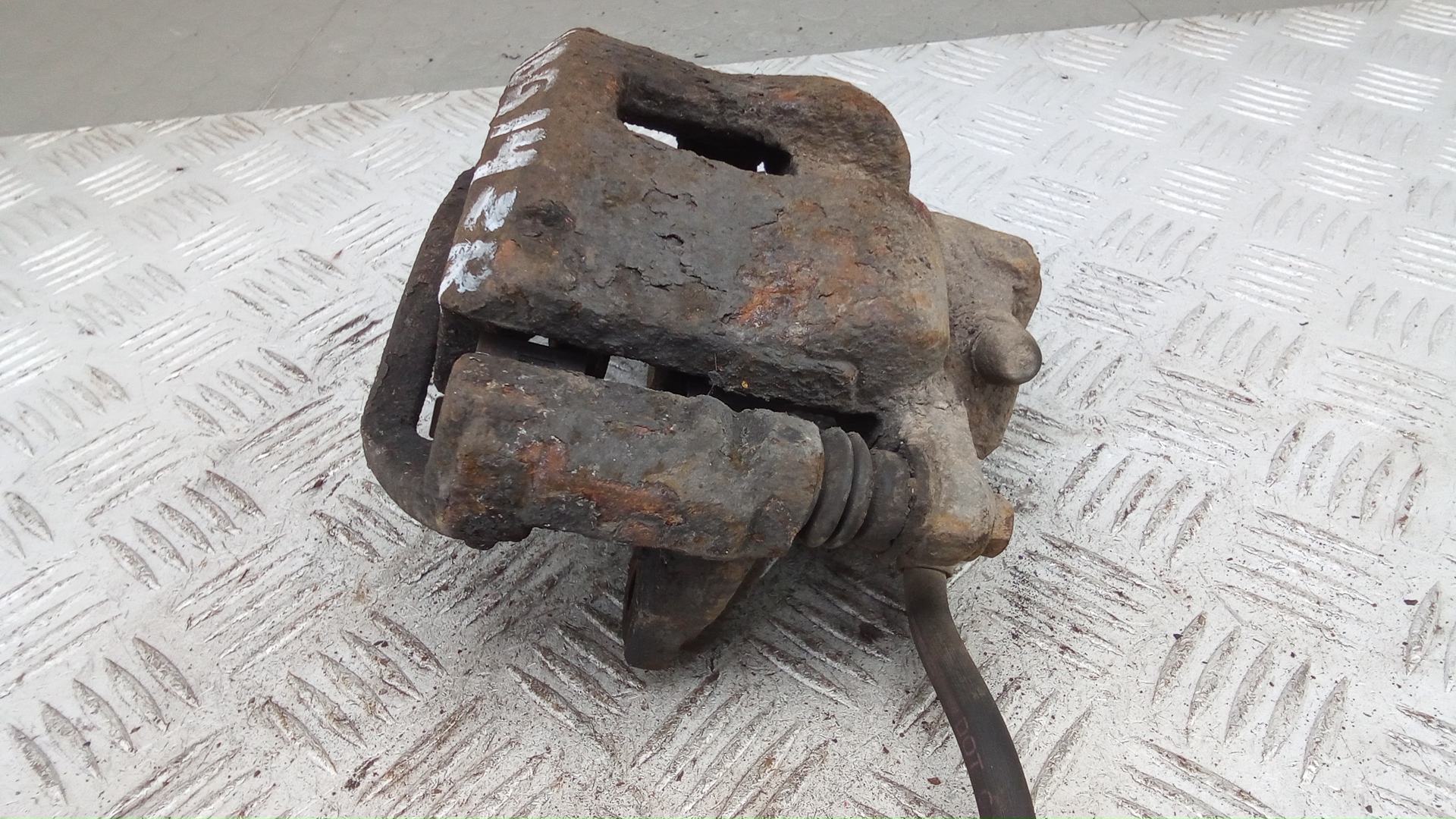 Суппорт задний правый