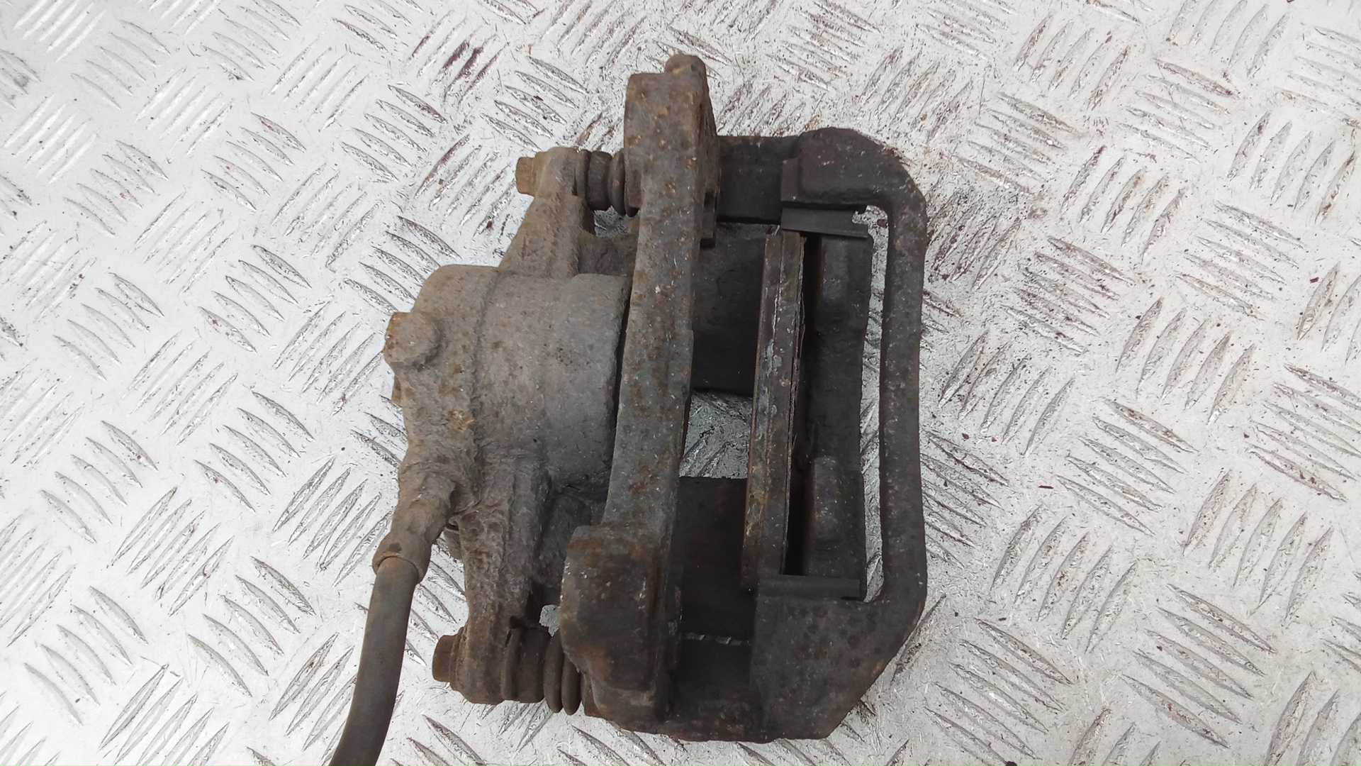 Суппорт задний правый