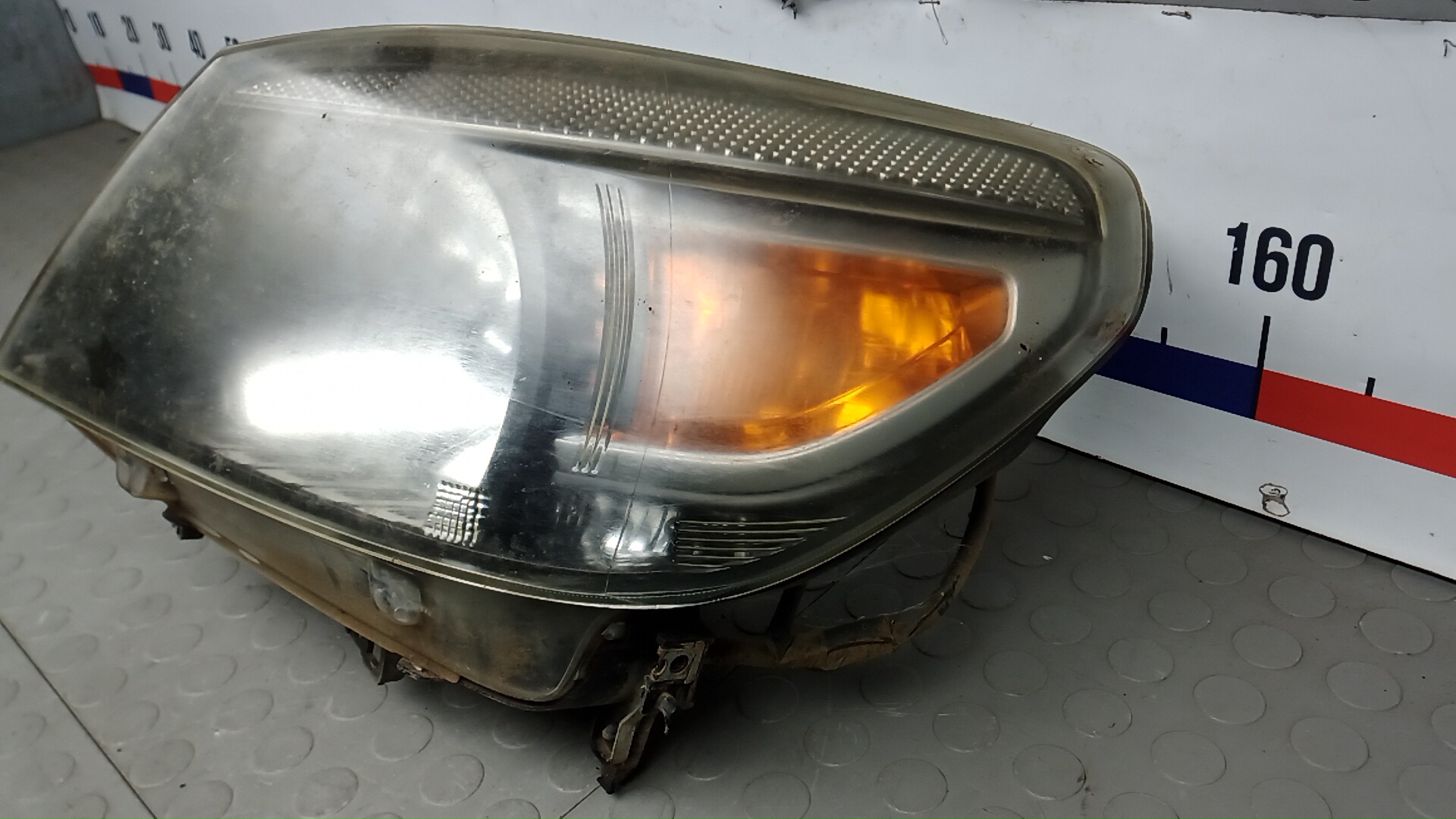 Фара левая