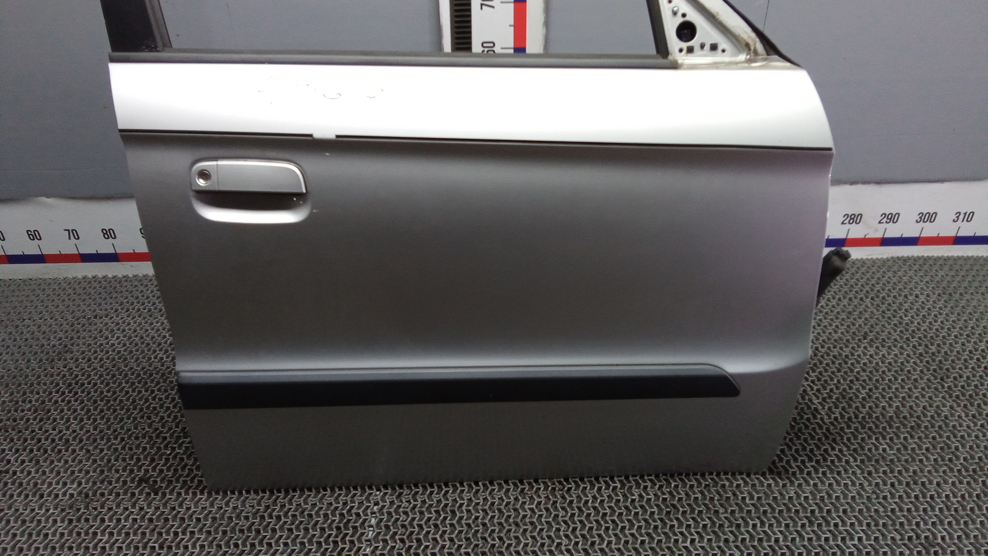 Дверь передняя правая