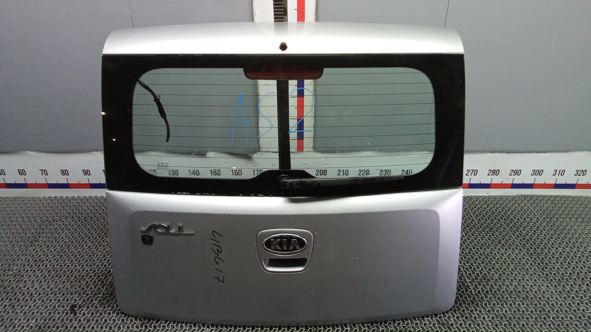 Дверь багажника