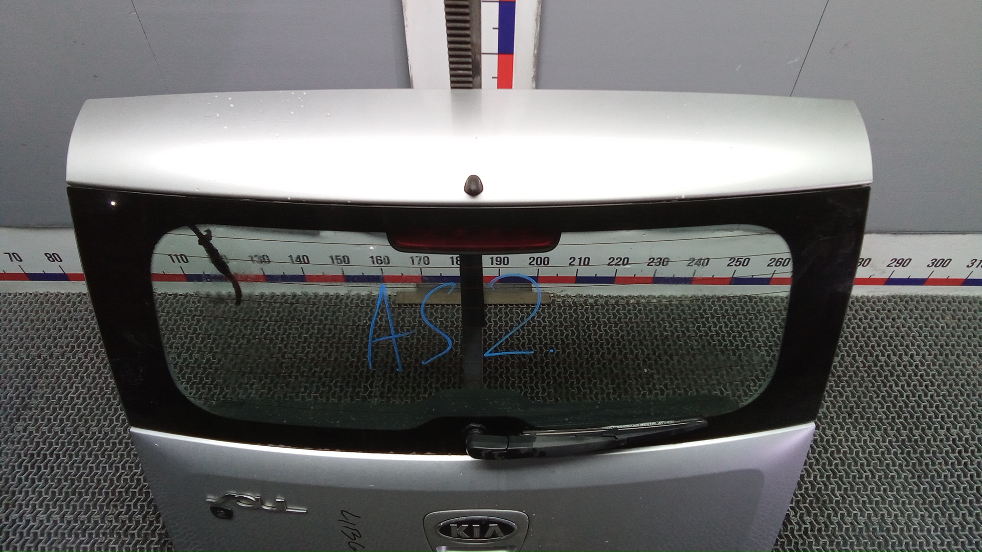 Дверь багажника