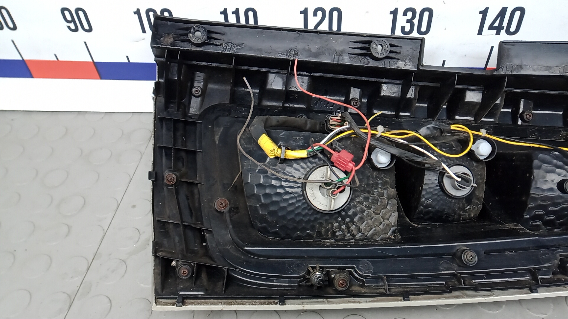 Фонарь задний левый