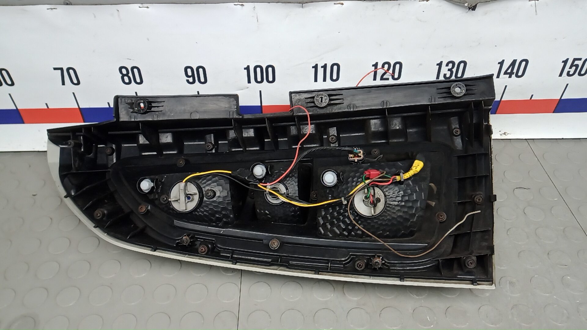 Фонарь задний правый