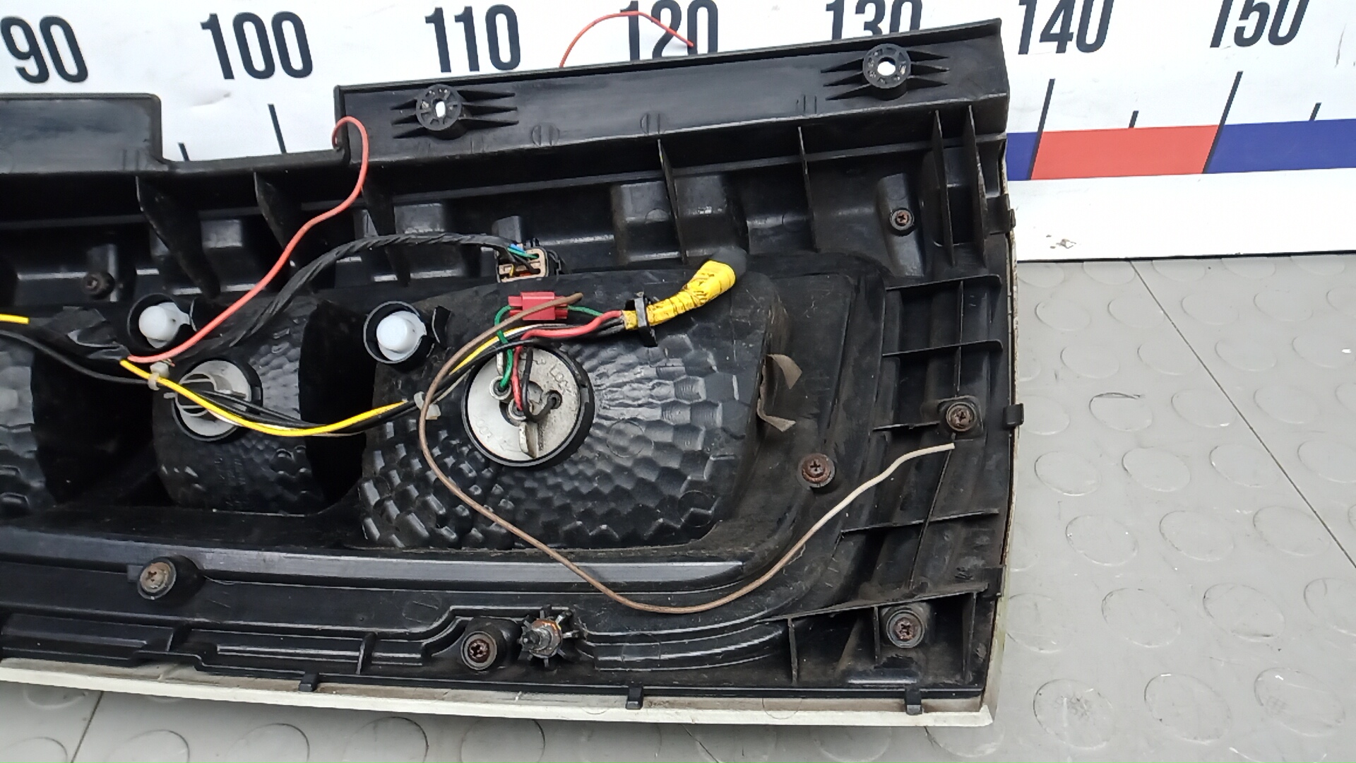 Фонарь задний правый