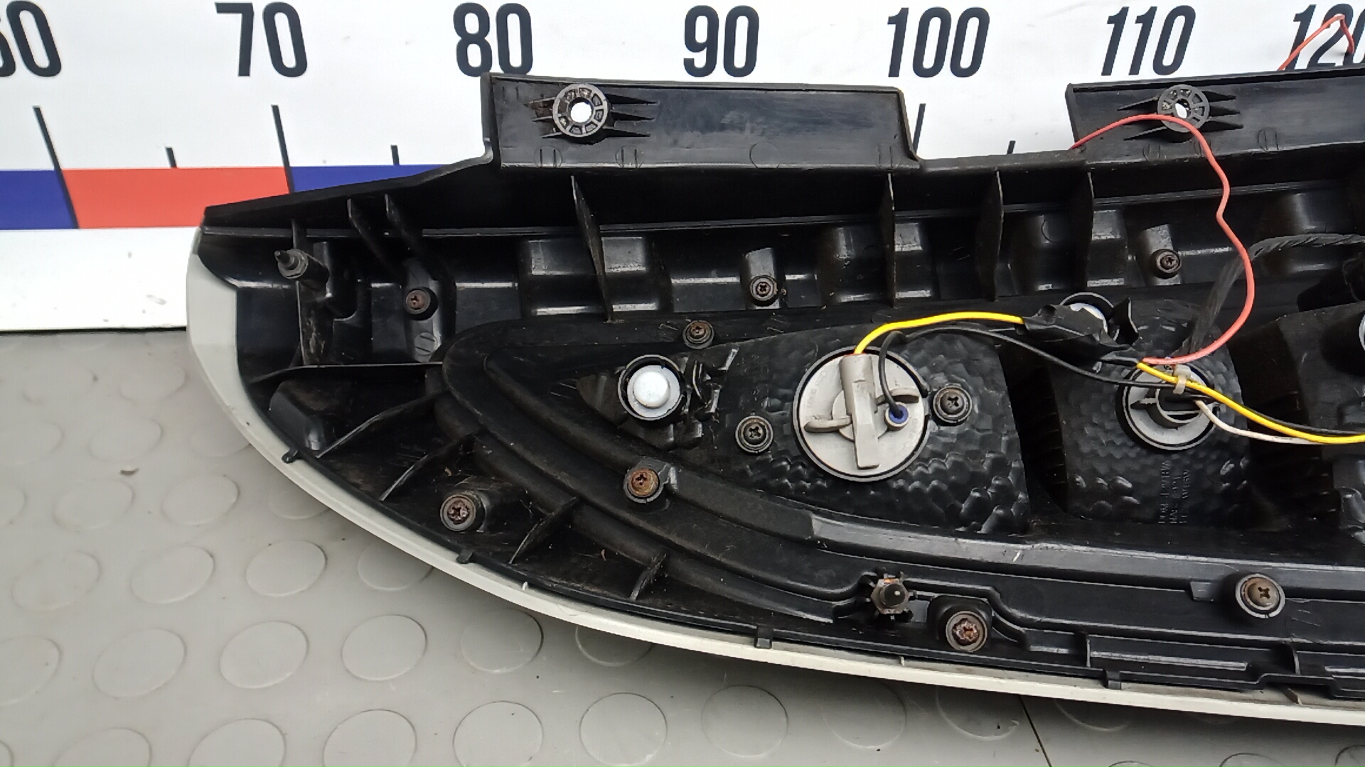 Фонарь задний правый