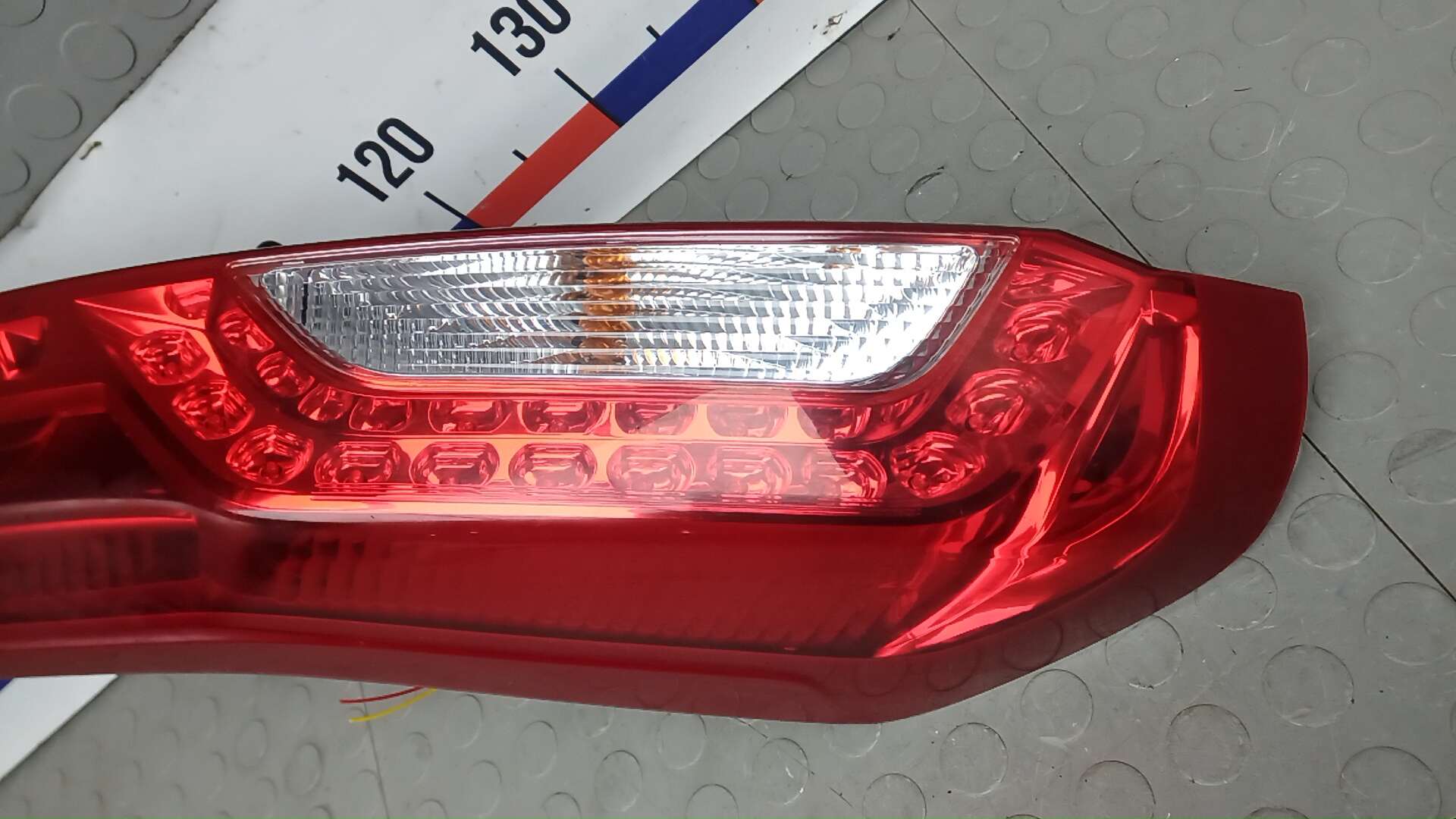 Фонарь задний левый