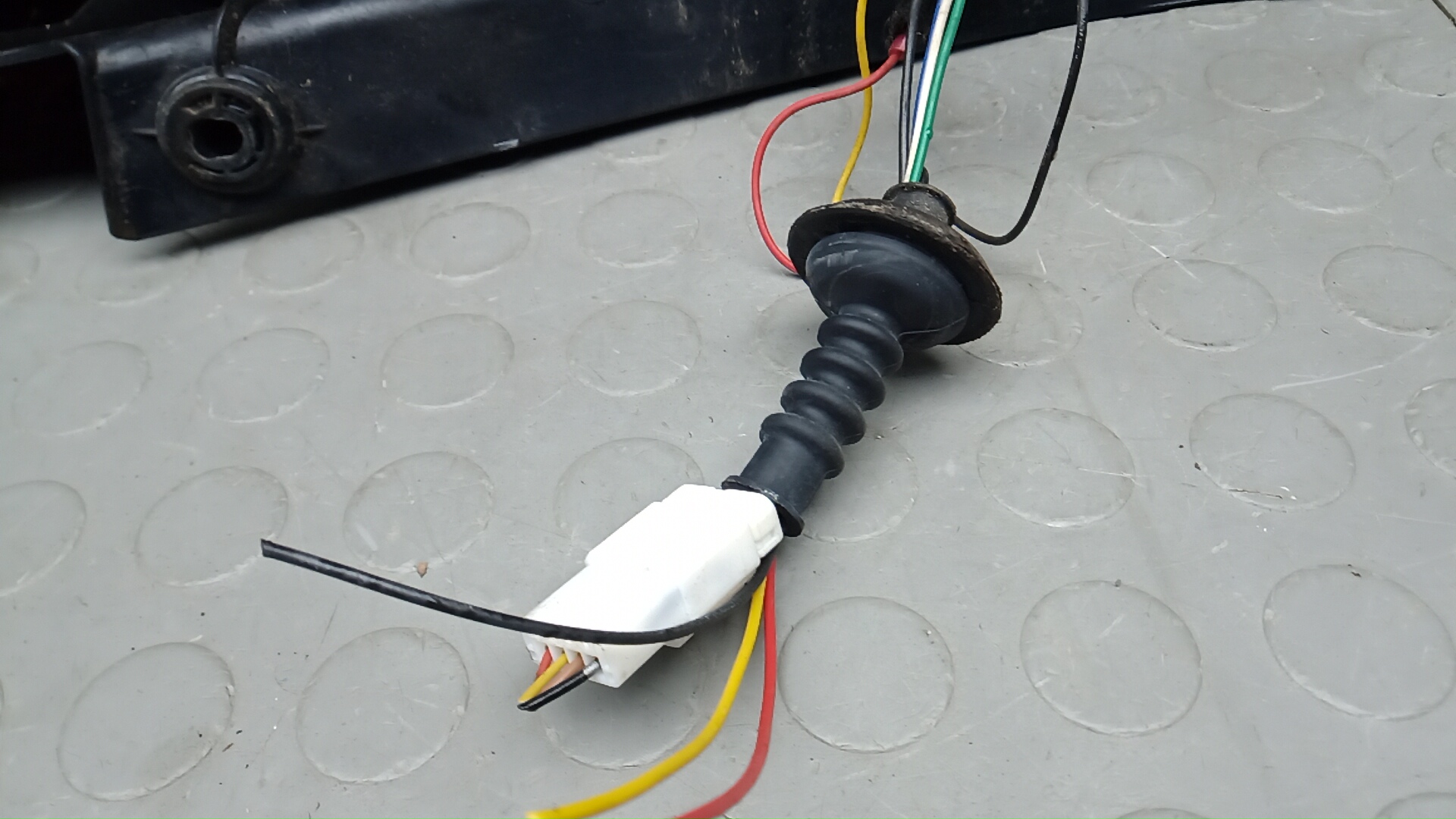 Фонарь задний левый