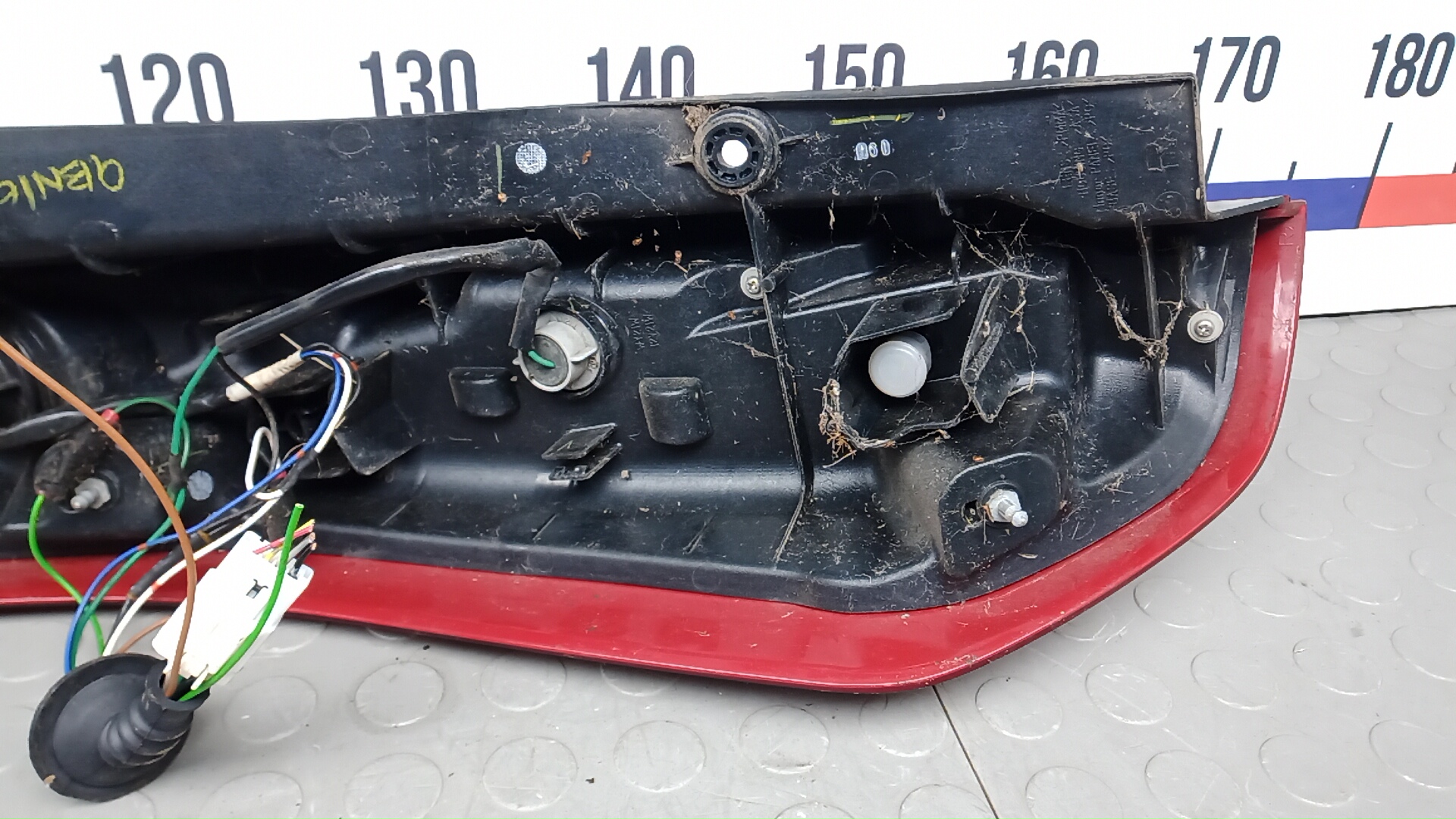 Фонарь задний правый