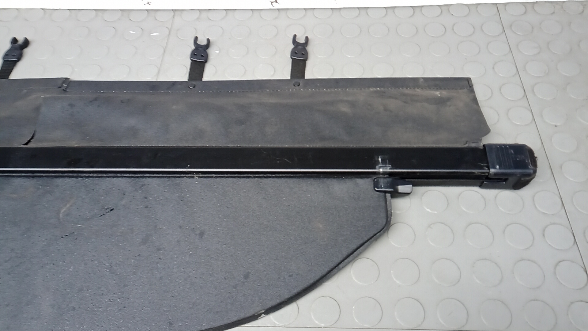 Шторка багажника