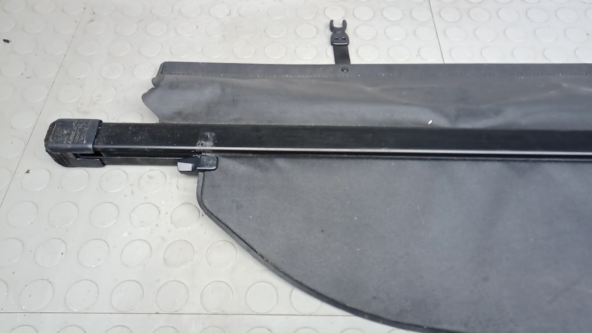 Шторка багажника