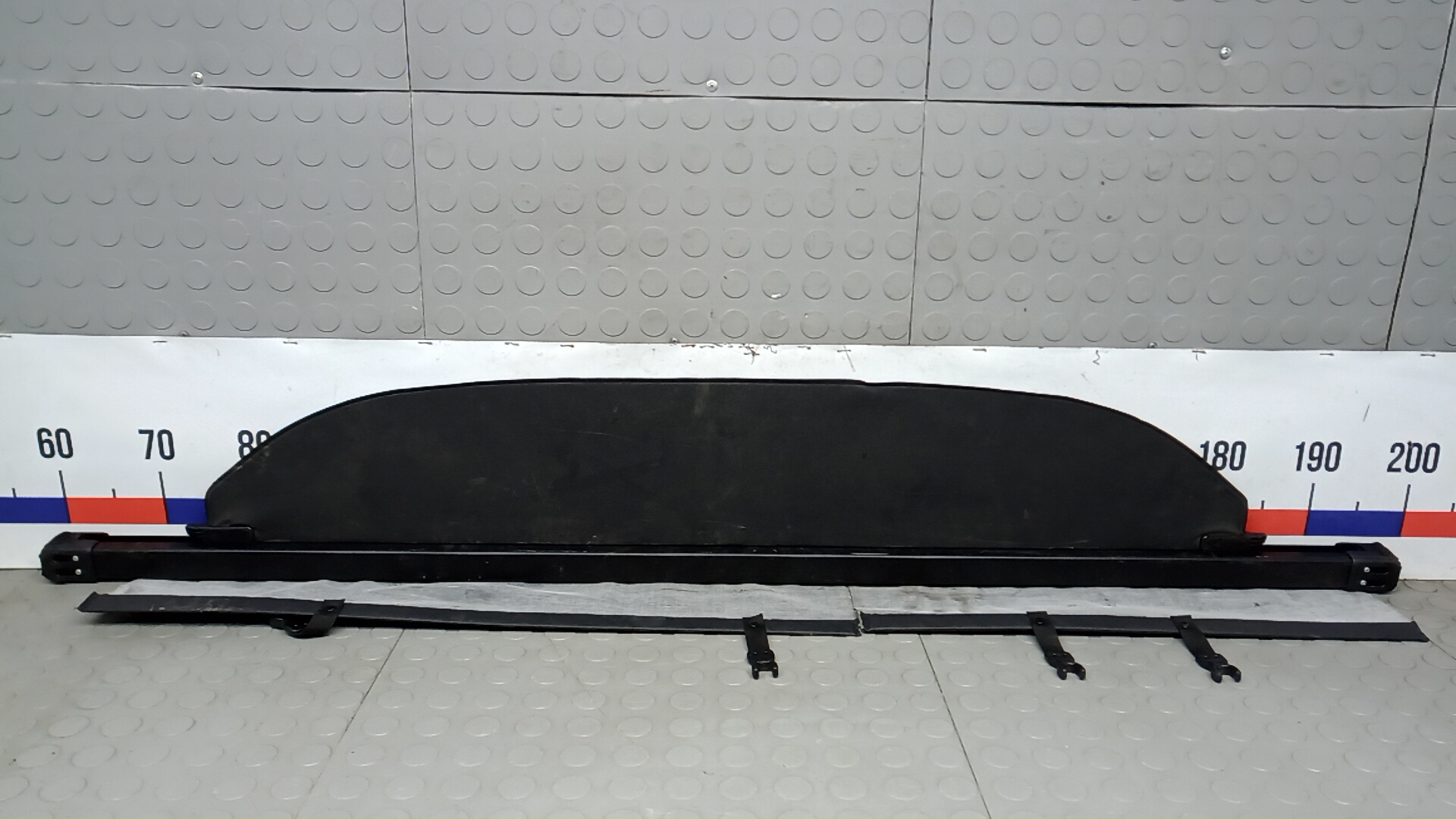 Шторка багажника