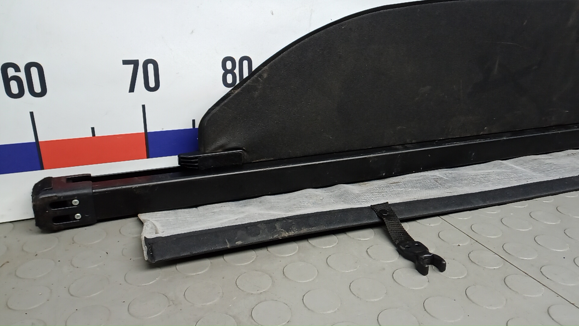 Шторка багажника