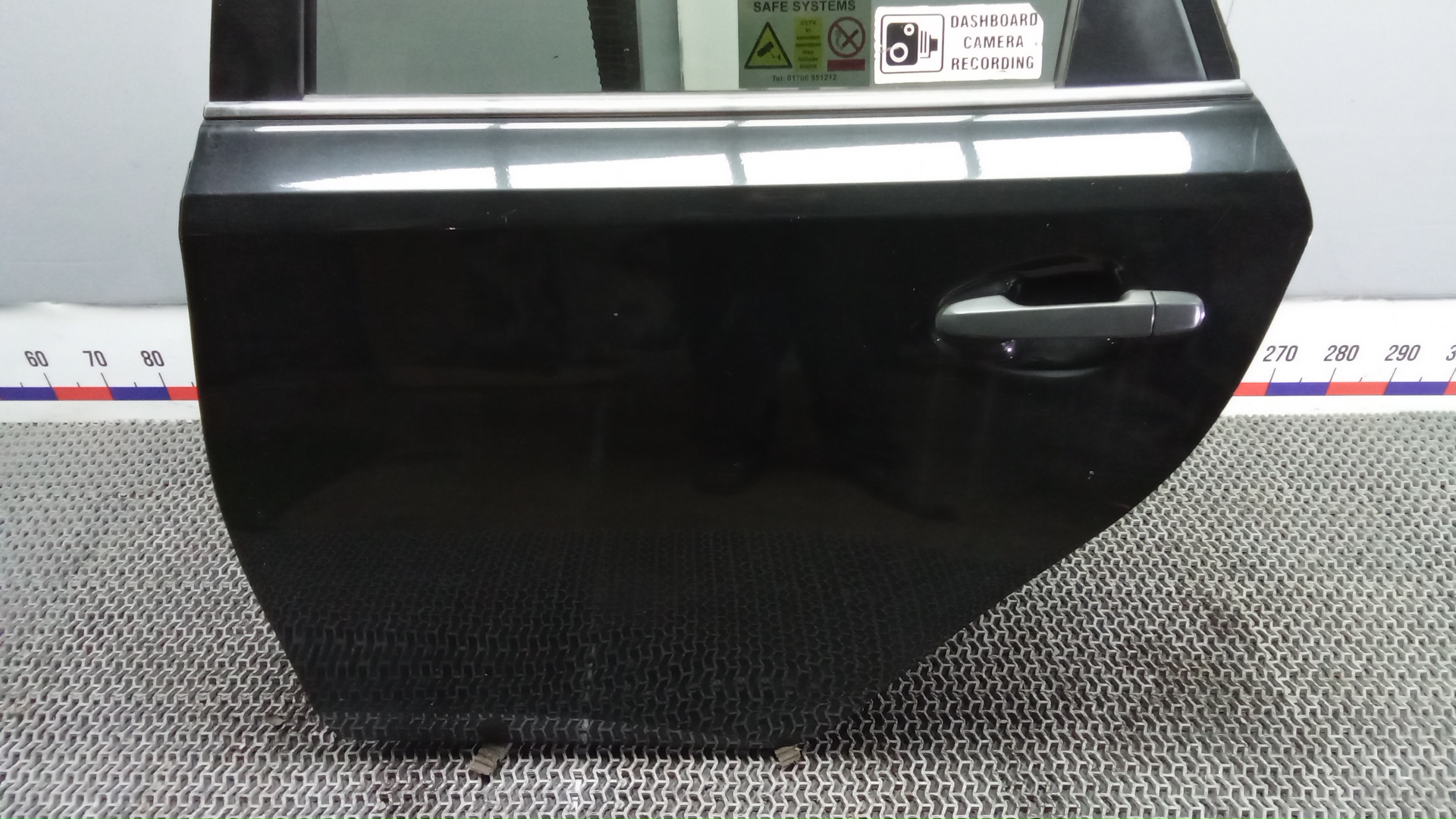 Дверь задняя левая