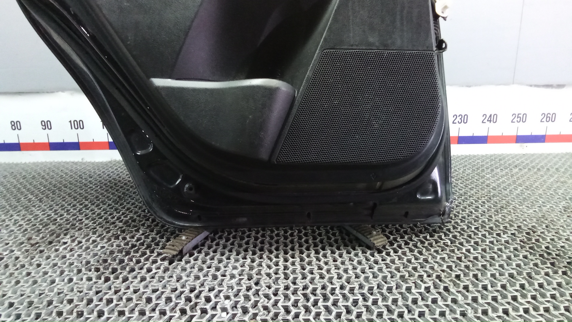 Дверь задняя левая