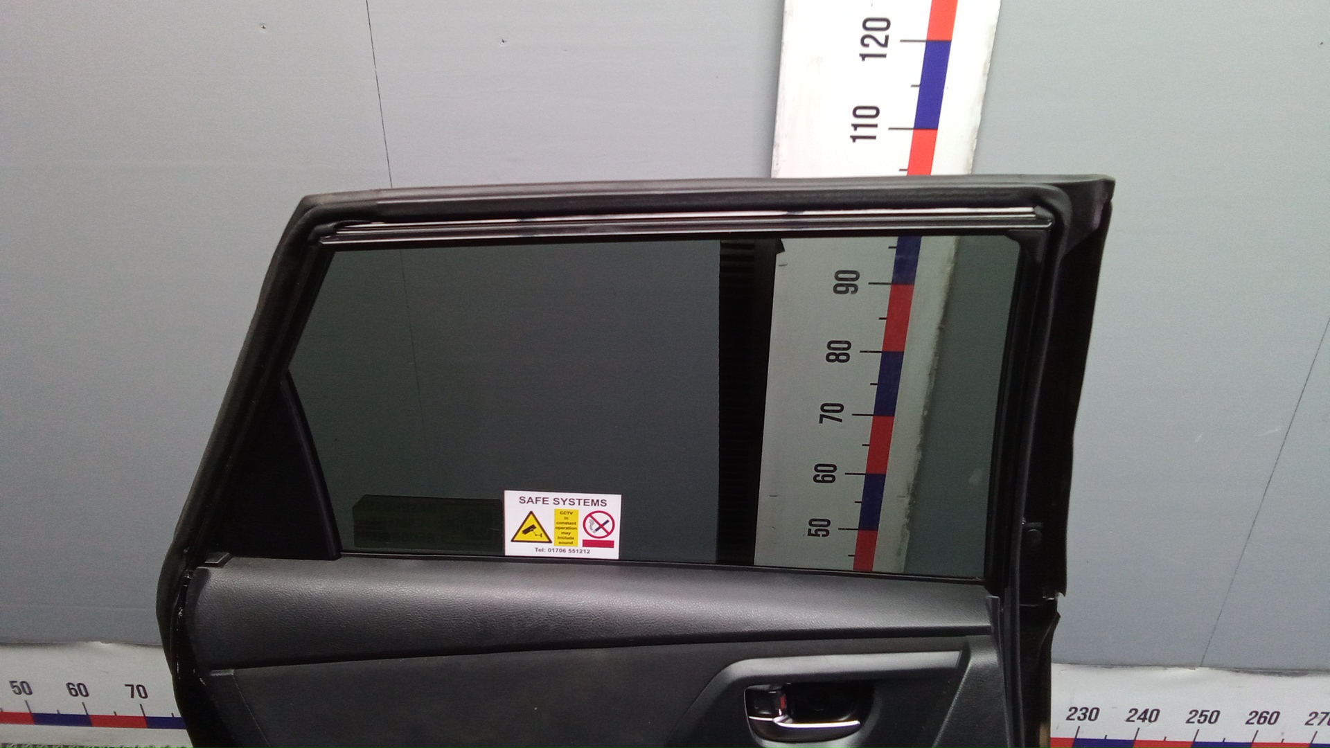 Дверь задняя левая