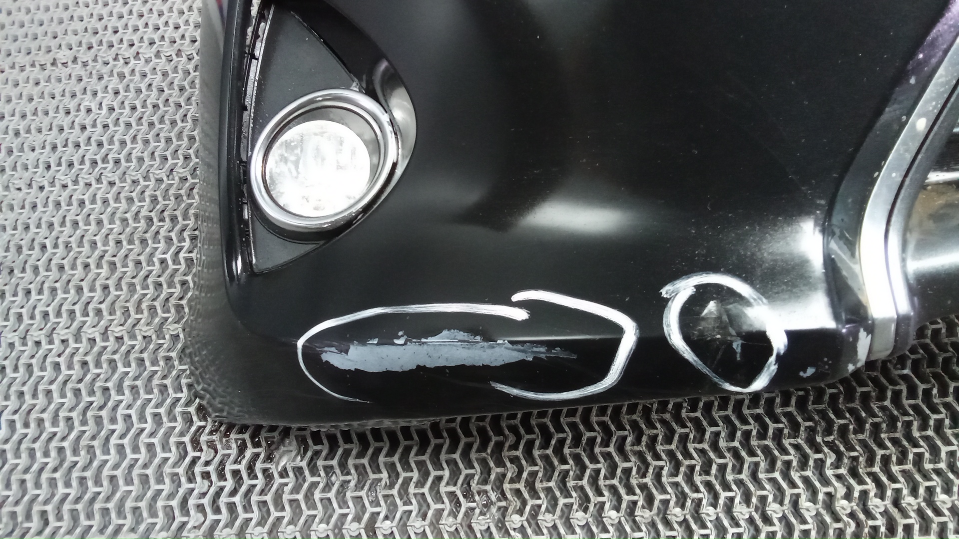 Бампер передний