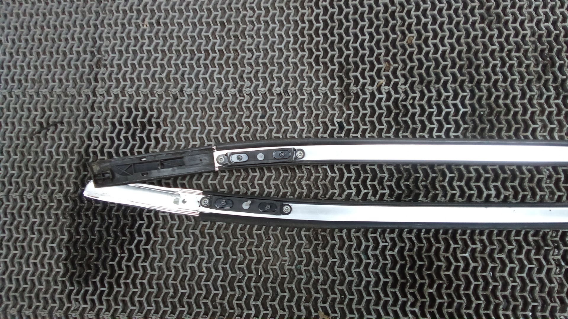 Рейлинги (релинг) к-кт (планки на крышу)