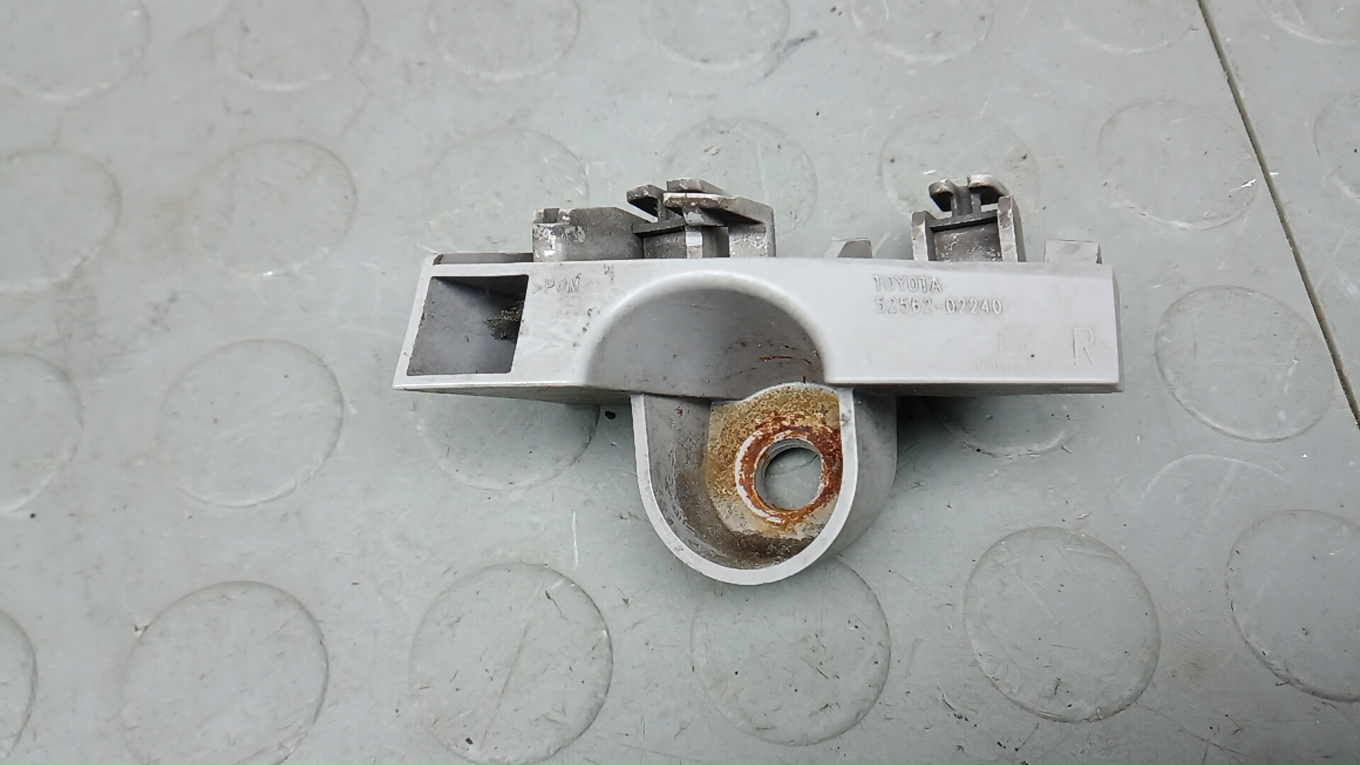 Кронштейн заднего бампера