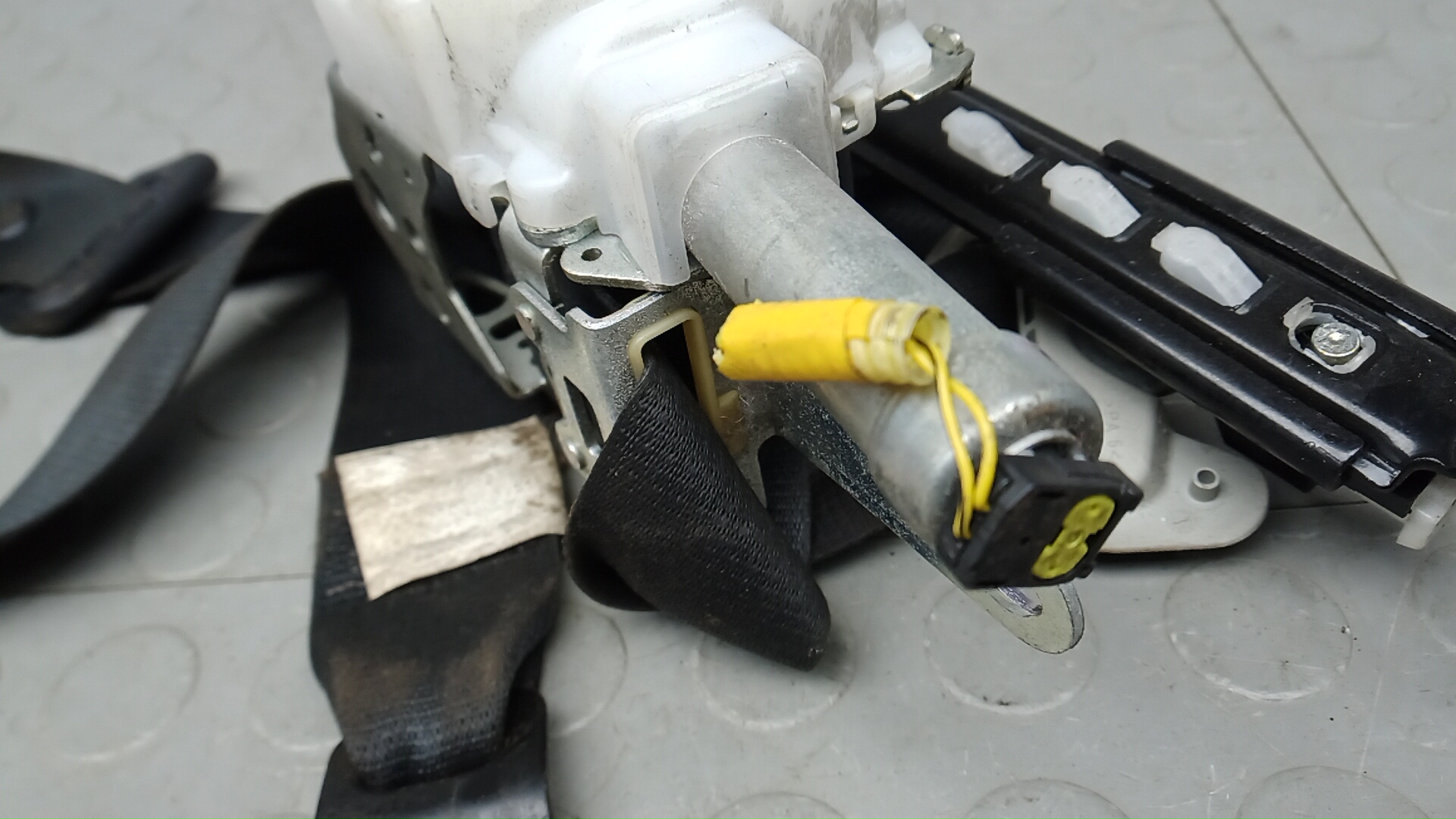 Ремень безопасности с пиропатроном