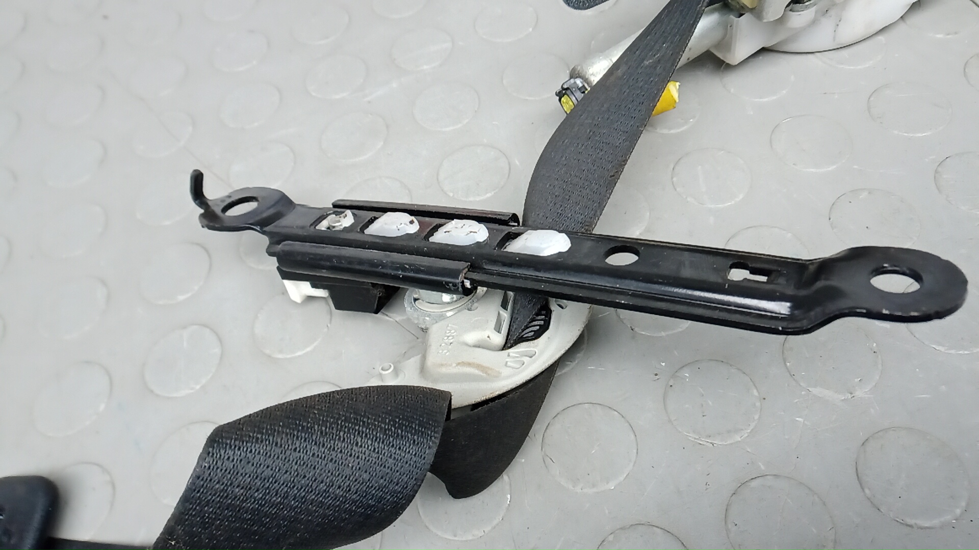 Ремень безопасности с пиропатроном