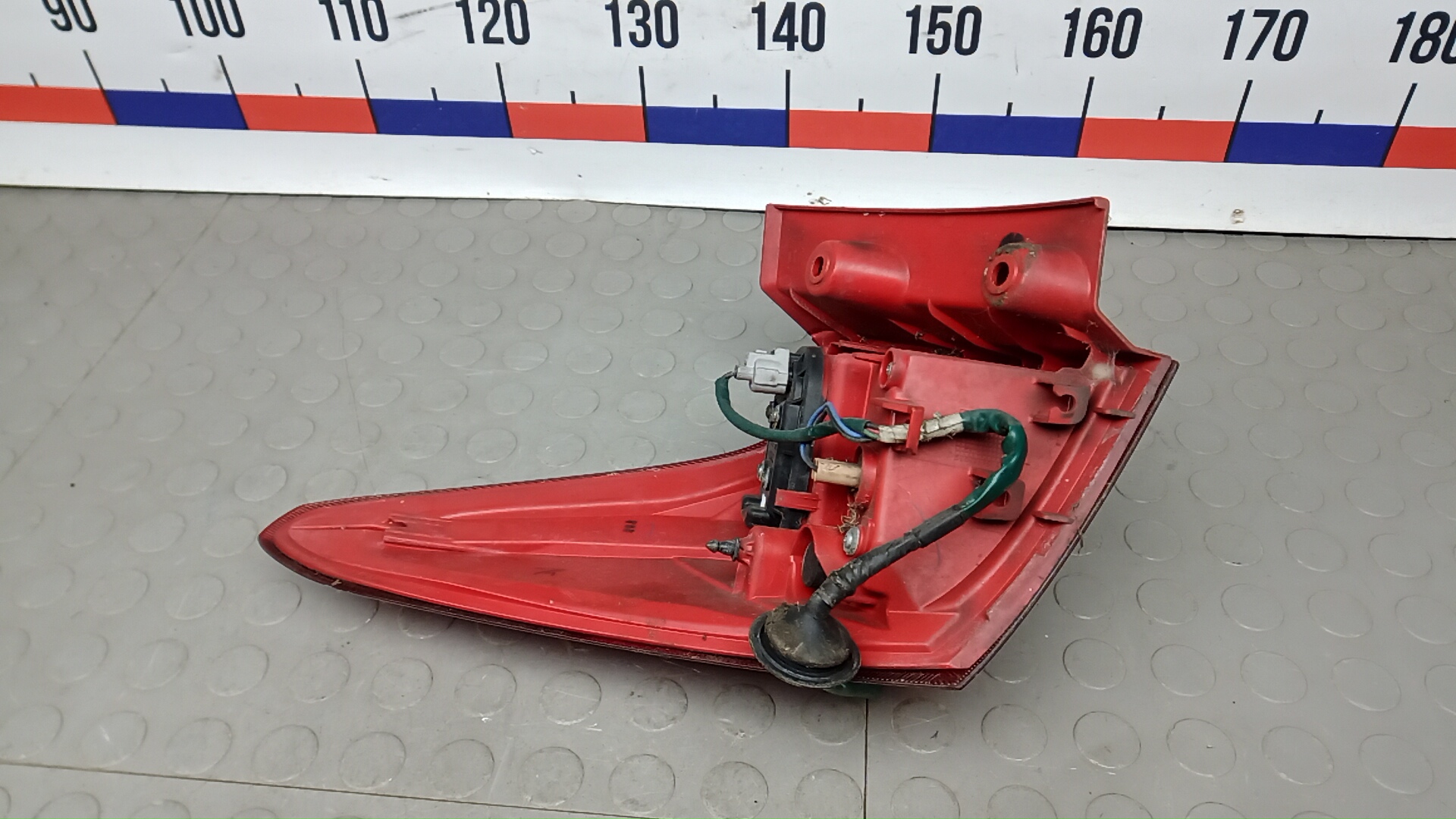 Фонарь задний правый