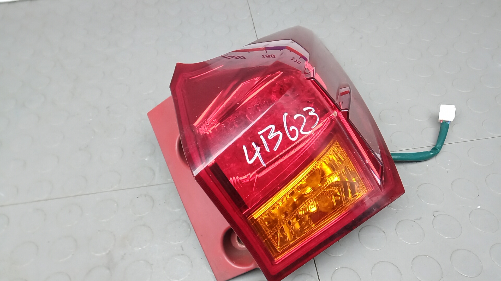 Фонарь задний правый