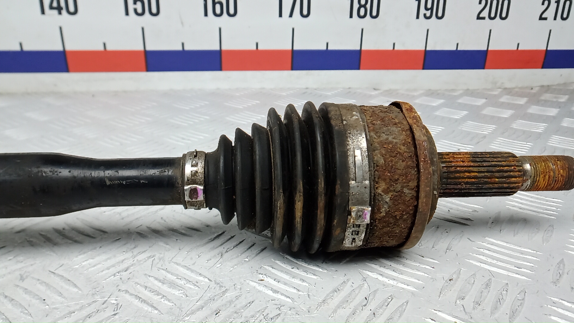 Полуось передняя правая