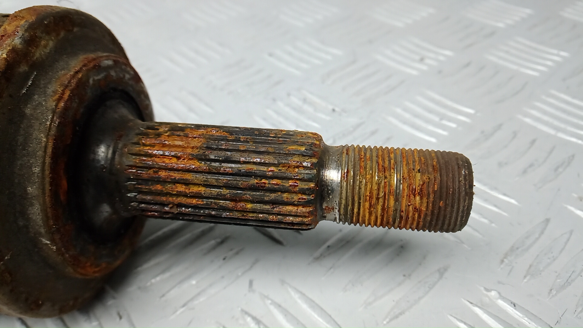 Полуось передняя правая