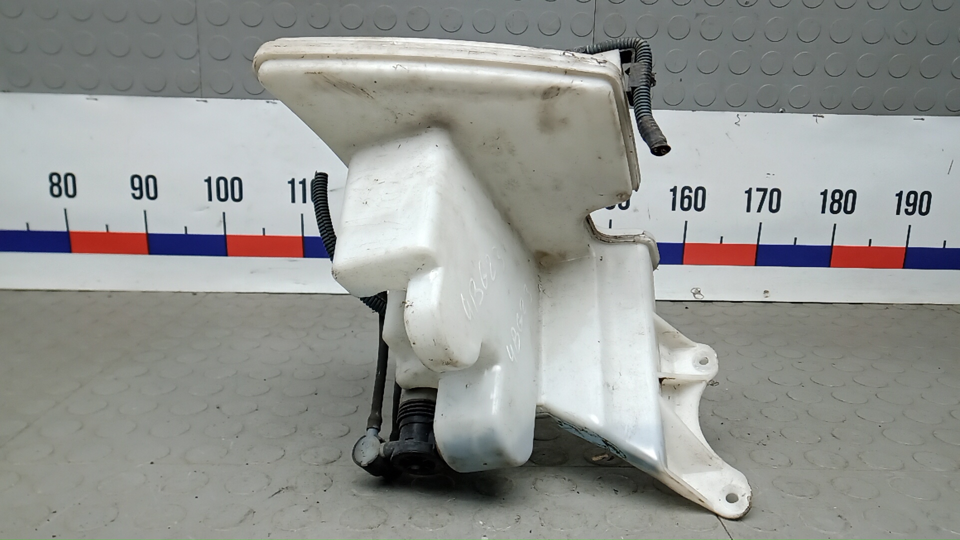 Бачок омывателя лобового стекла