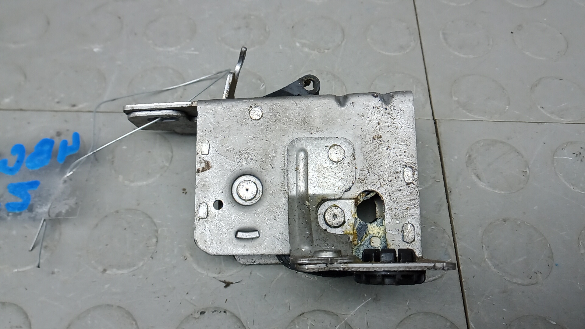 Замок двери распашной