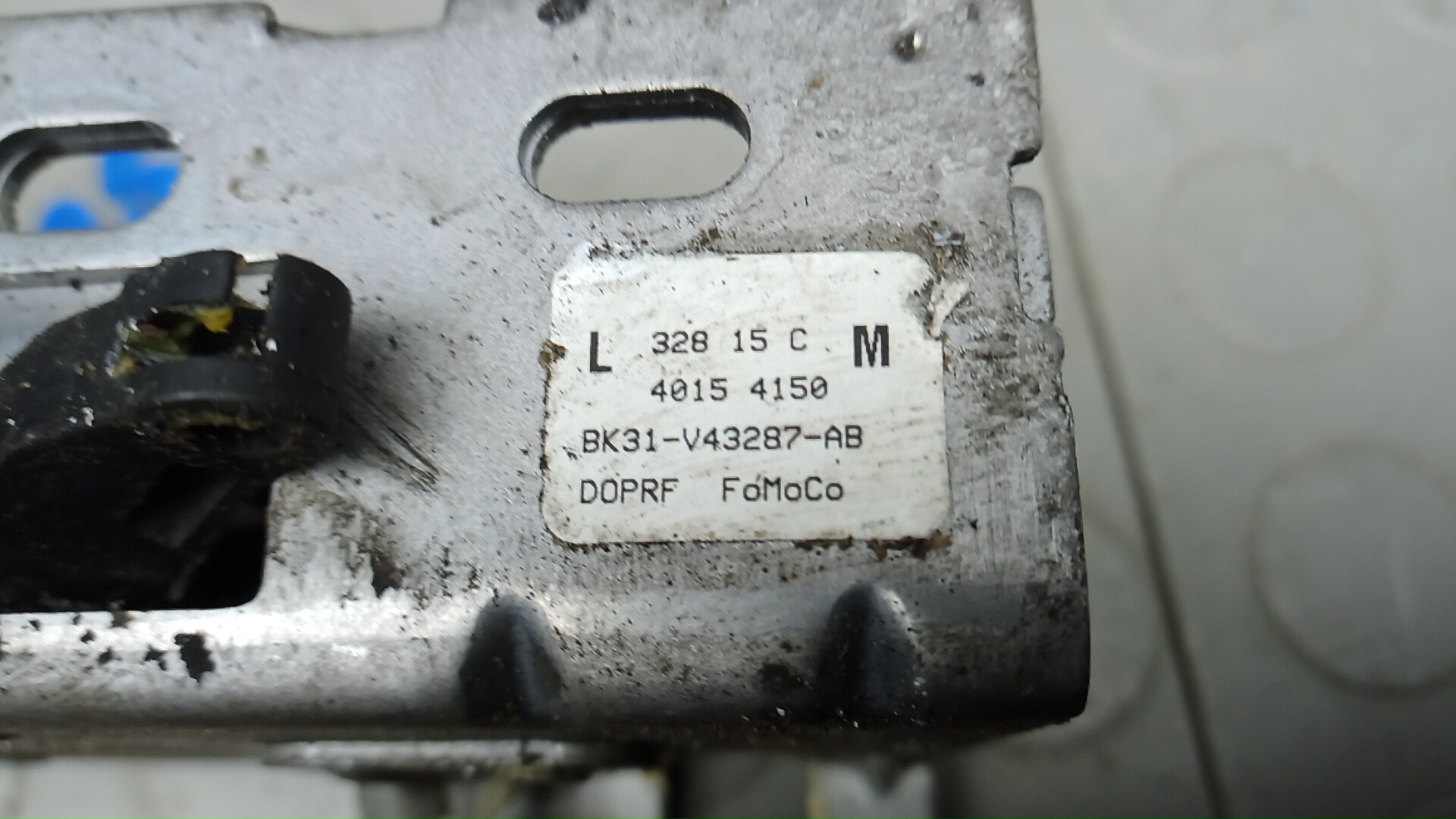 Замок двери распашной