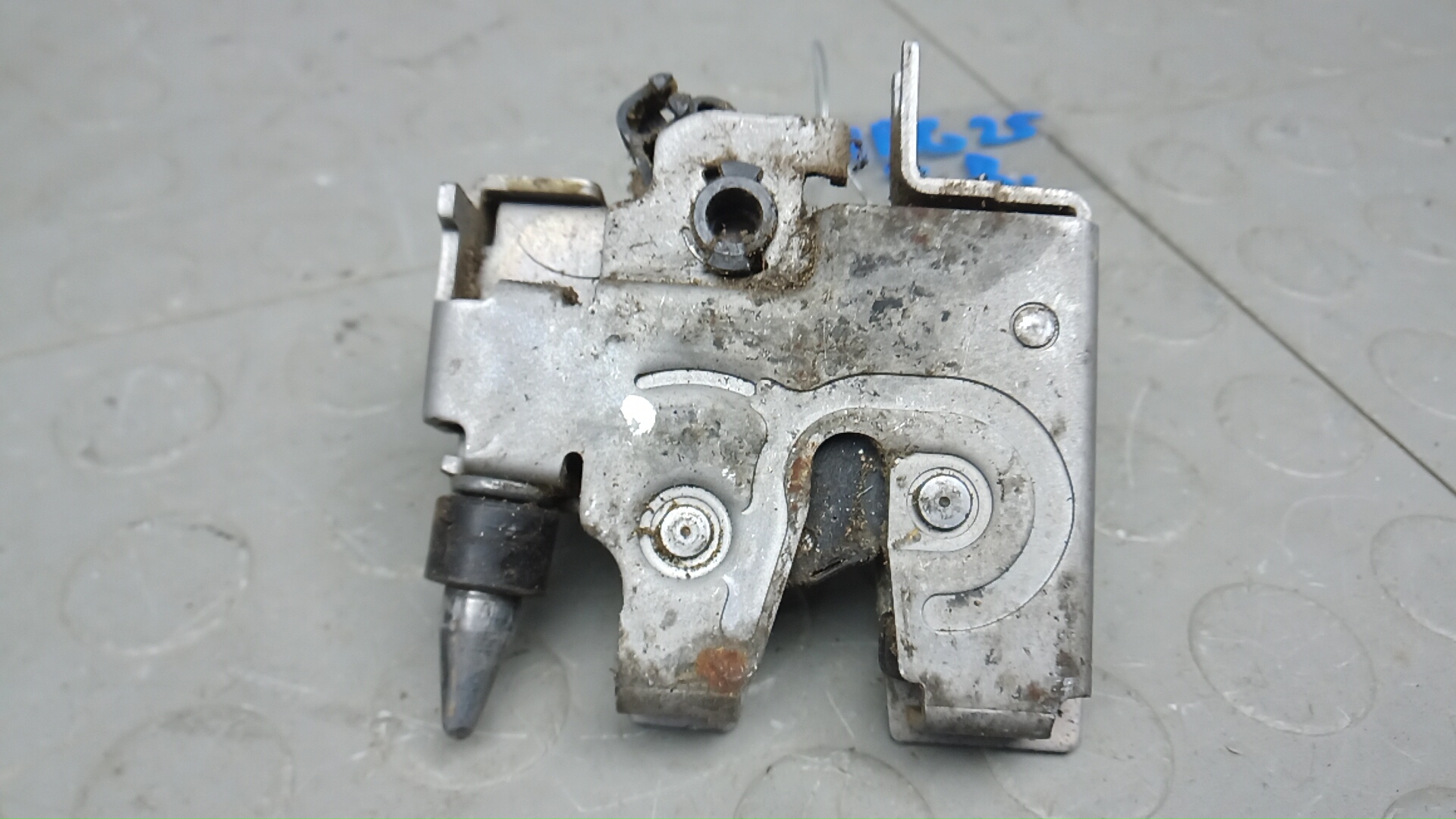 Замок двери распашной