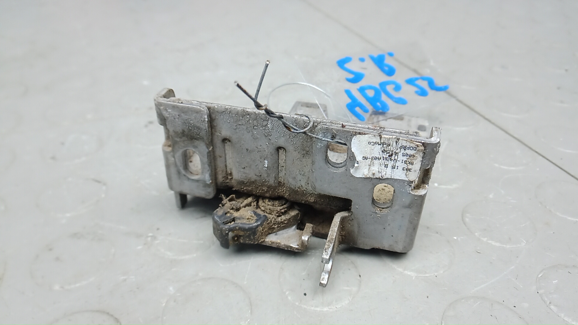 Замок двери распашной