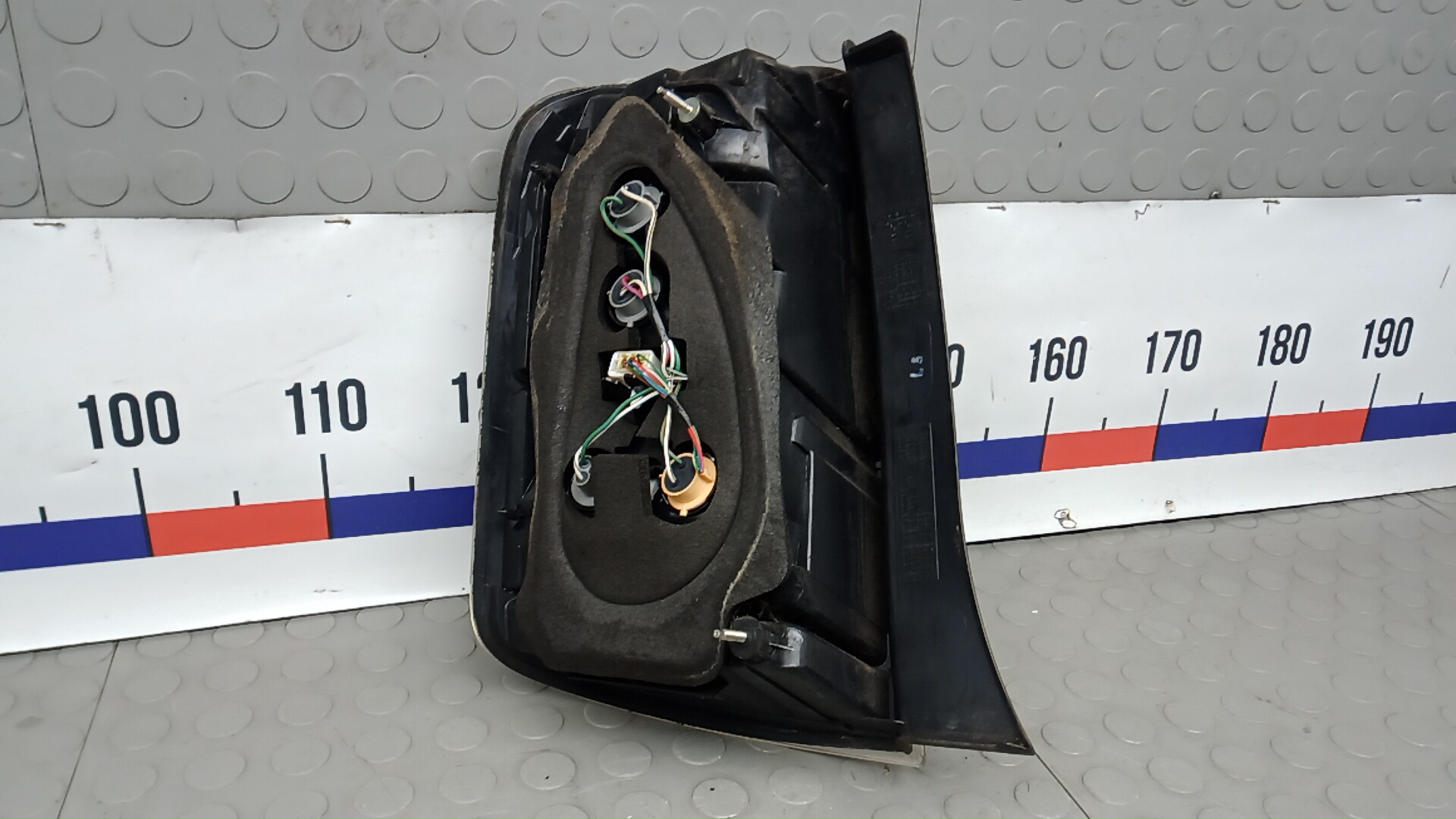 Фонарь задний правый