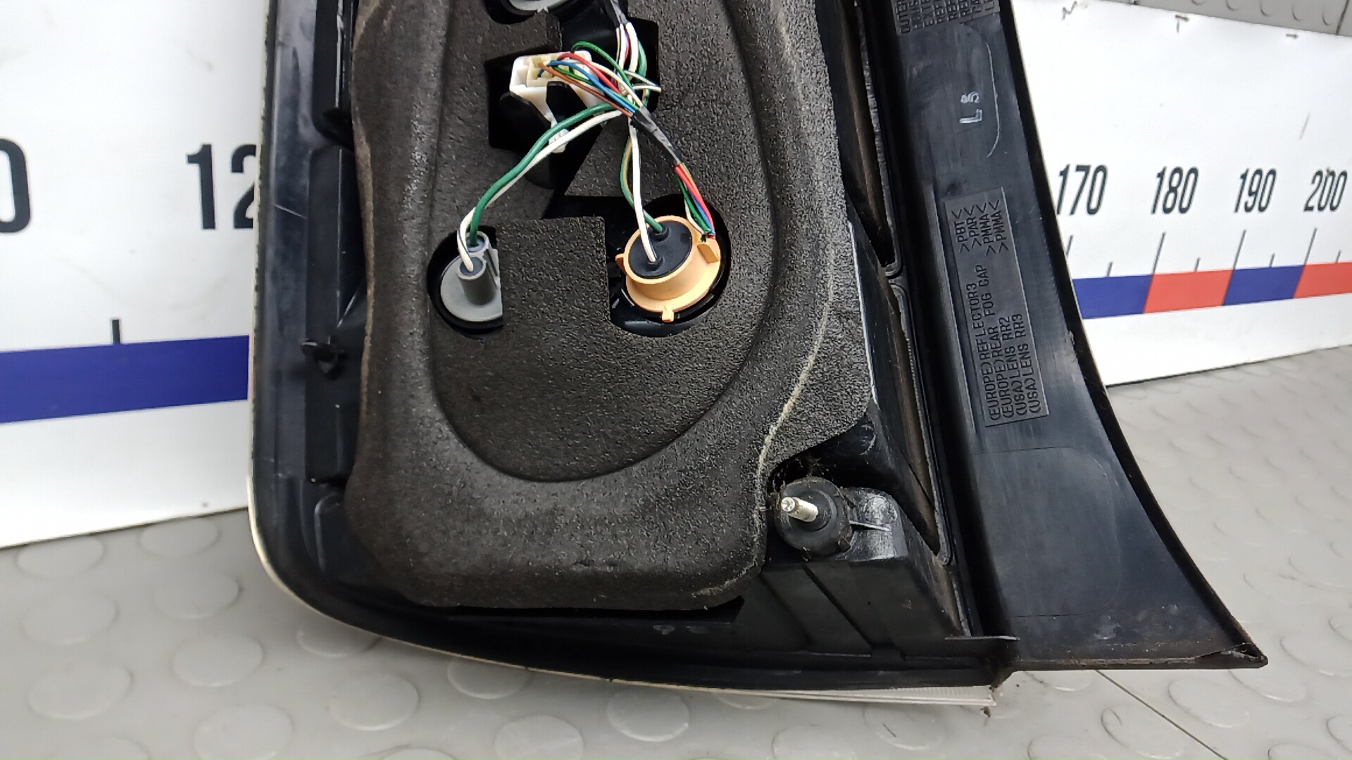 Фонарь задний правый