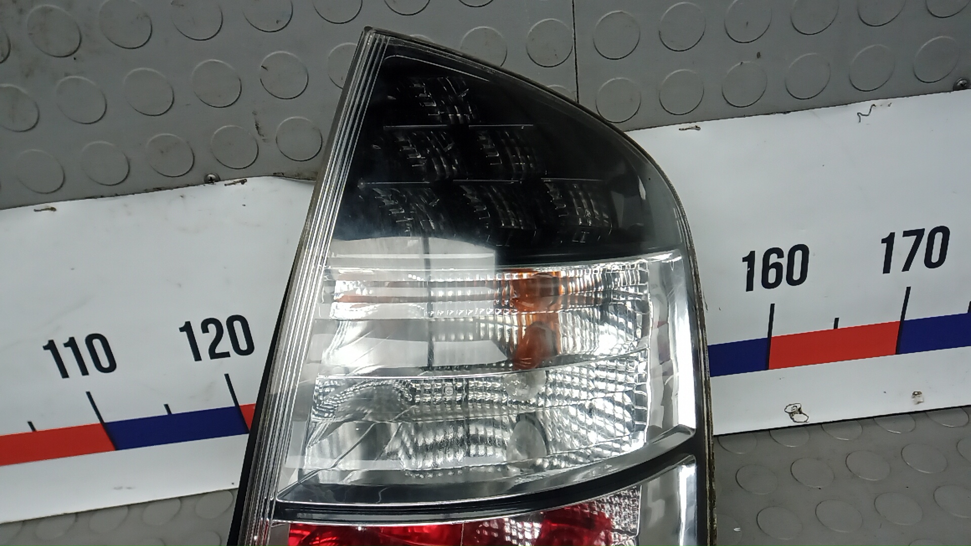 Фонарь задний правый
