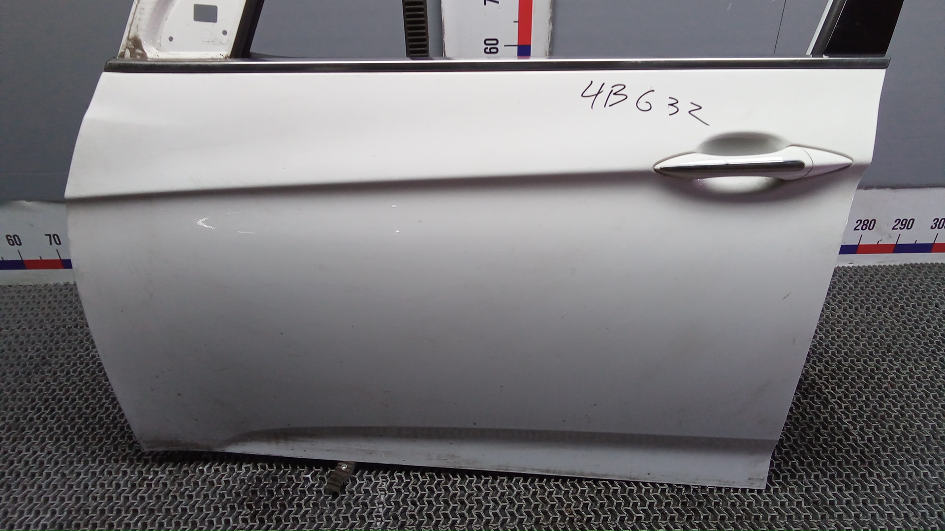 Дверь передняя левая