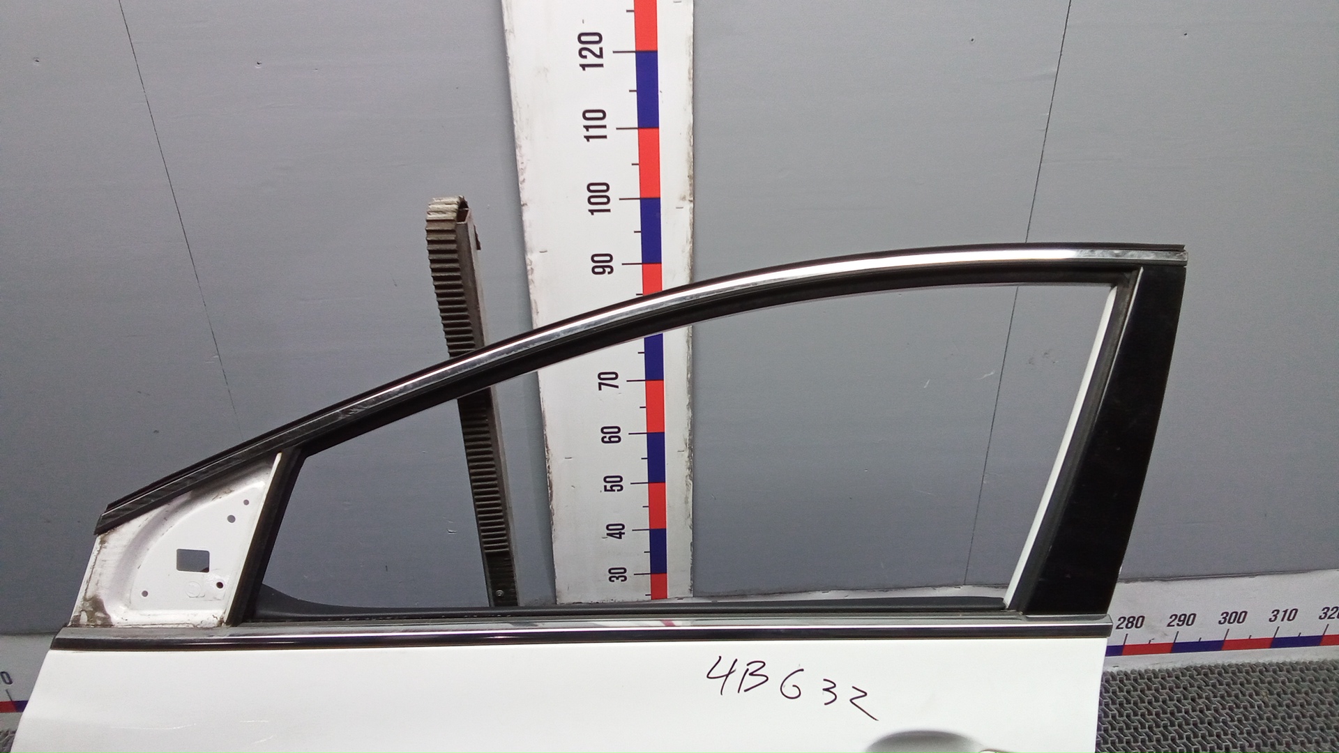 Дверь передняя левая