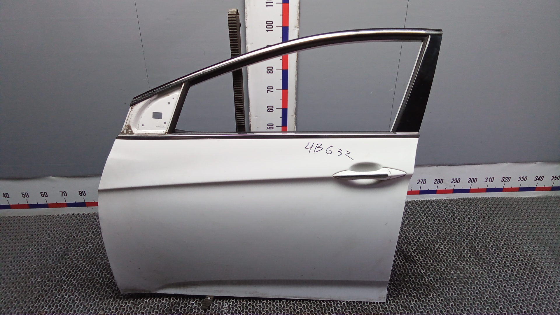 Дверь передняя левая