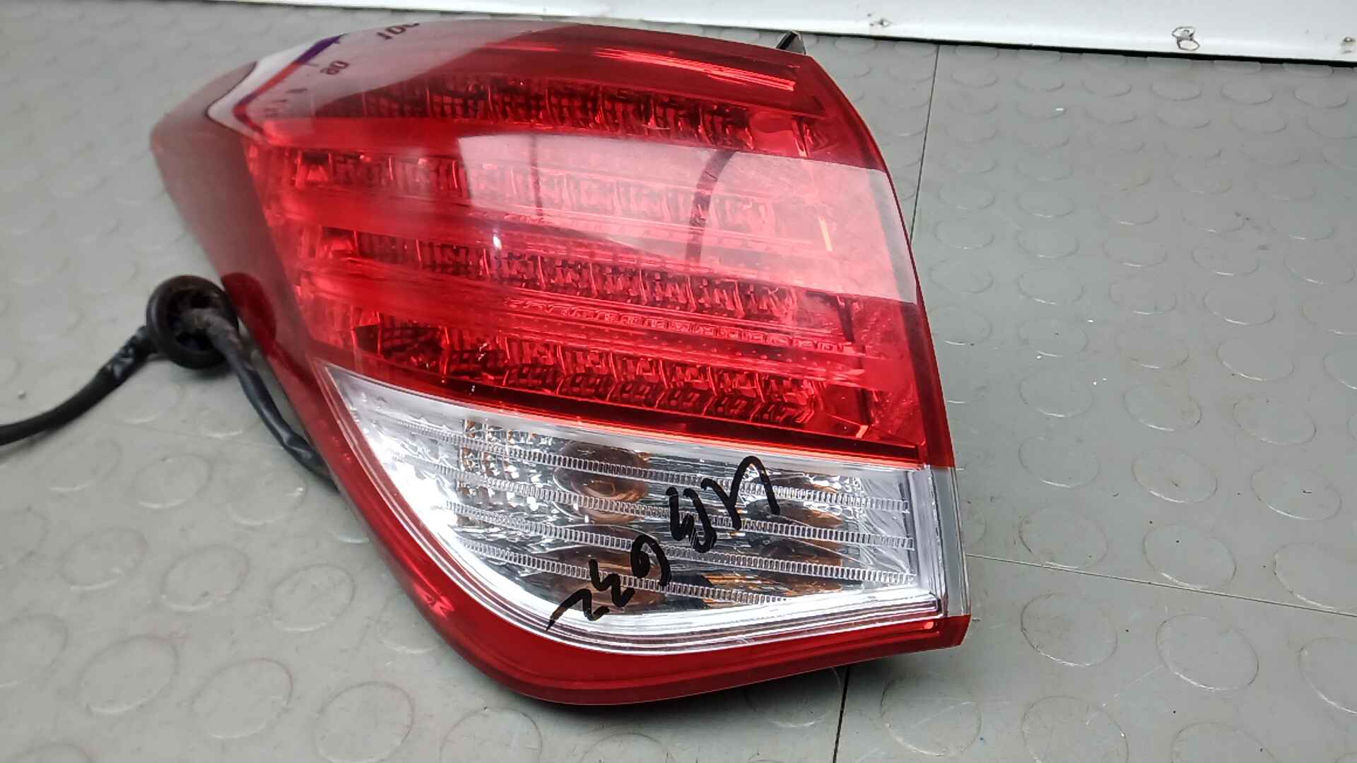 Фонарь задний левый