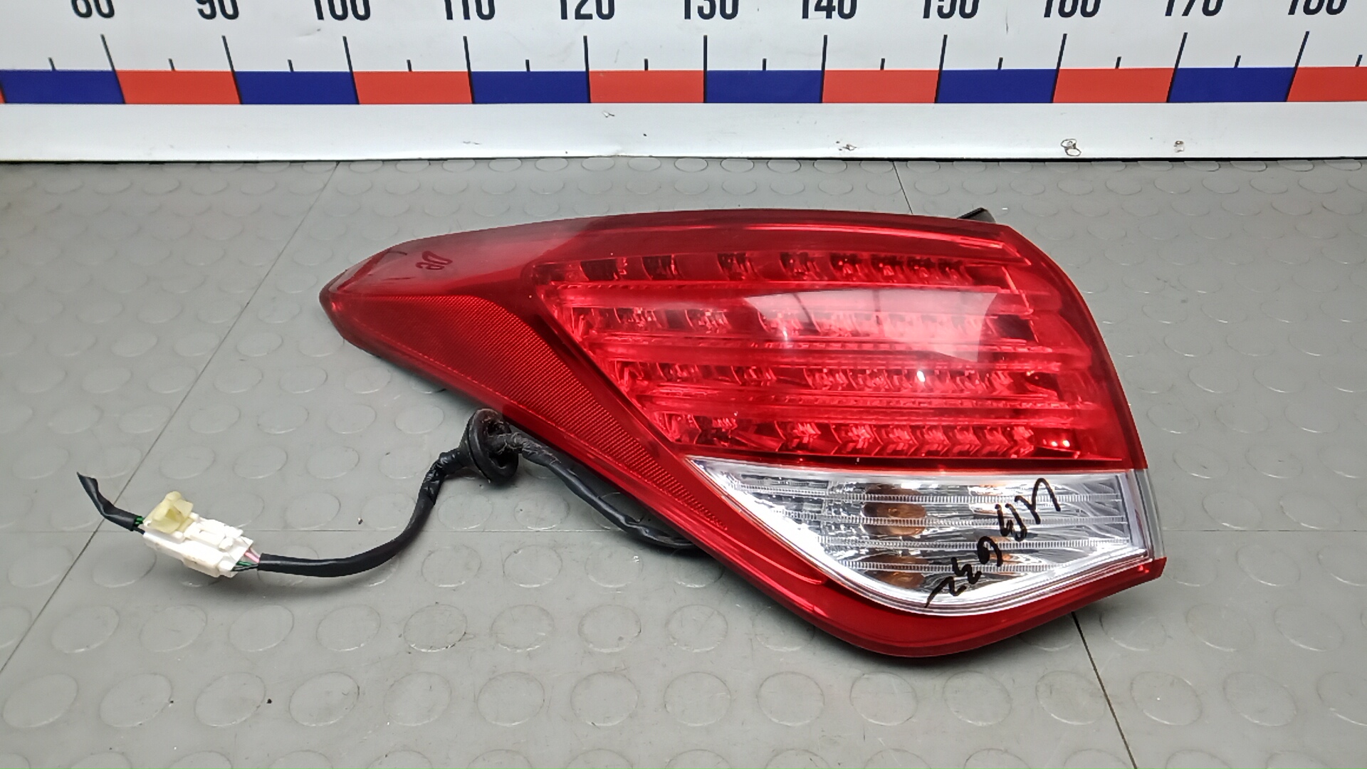 Фонарь задний левый